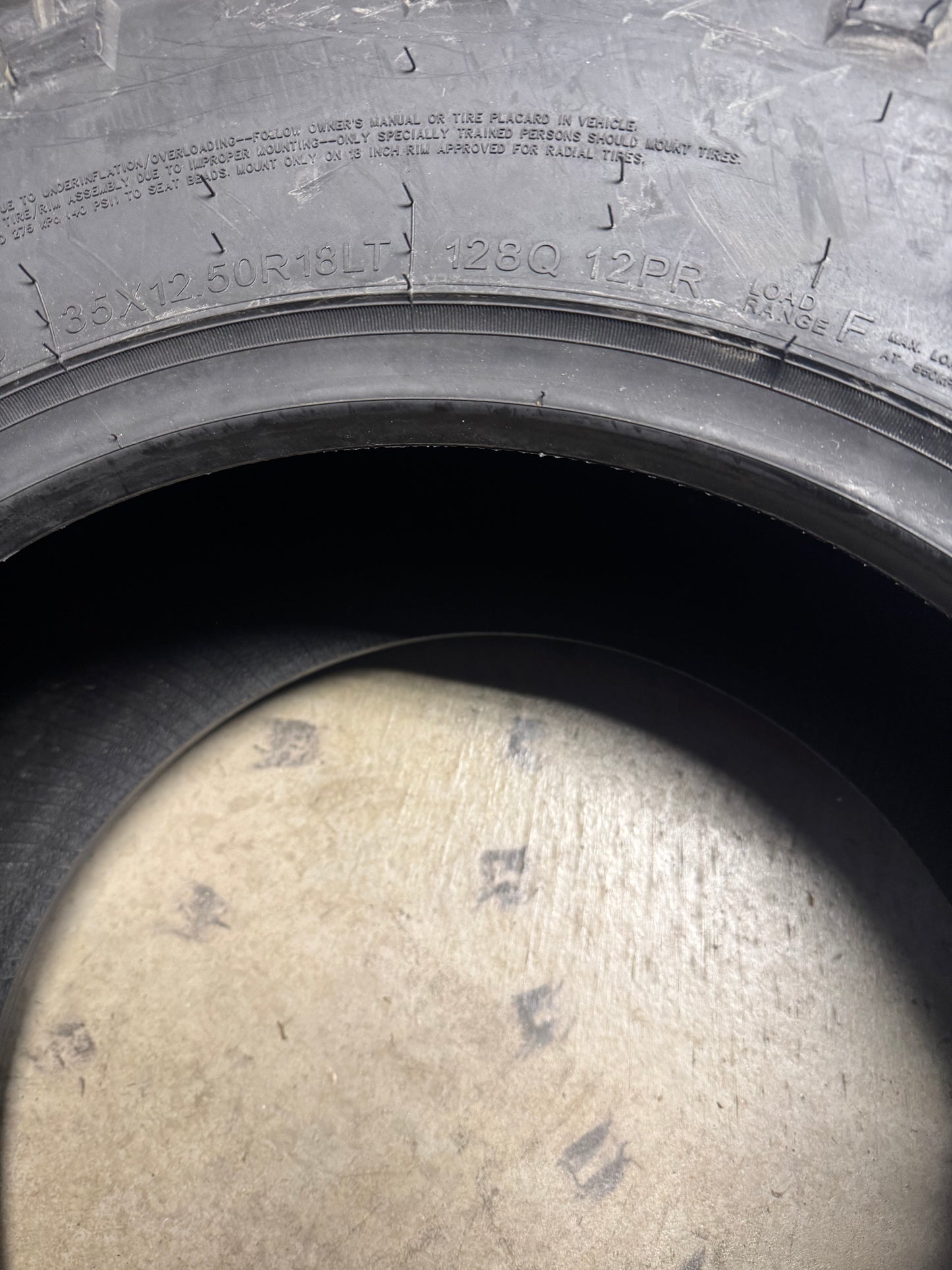 FURY COUNTRY HUNTER M/T II BSW LT 35 12.5 18 128Q 12PLY MUD TERRAIN TIRE FCHIIF35125018A