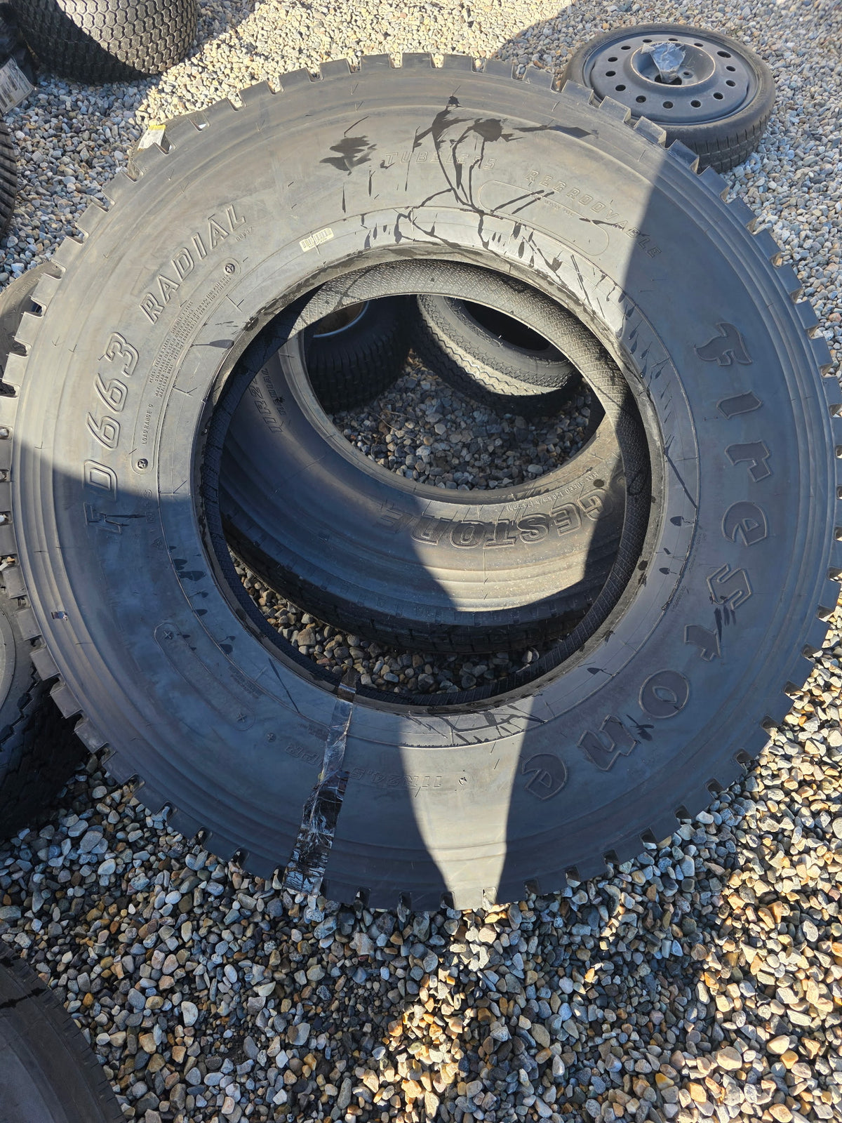 FIRESTONE FD663 BSW  11 24.5 14PLY DRIVE TIRE 281069