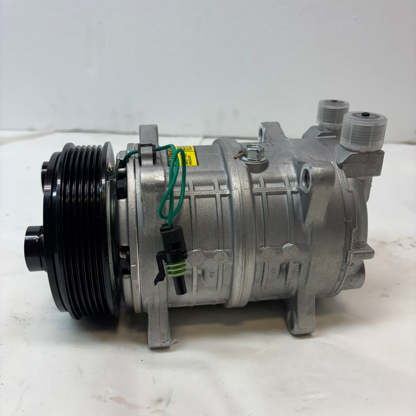 VALEO AC COMPROSSOR 2192113 01438-07304