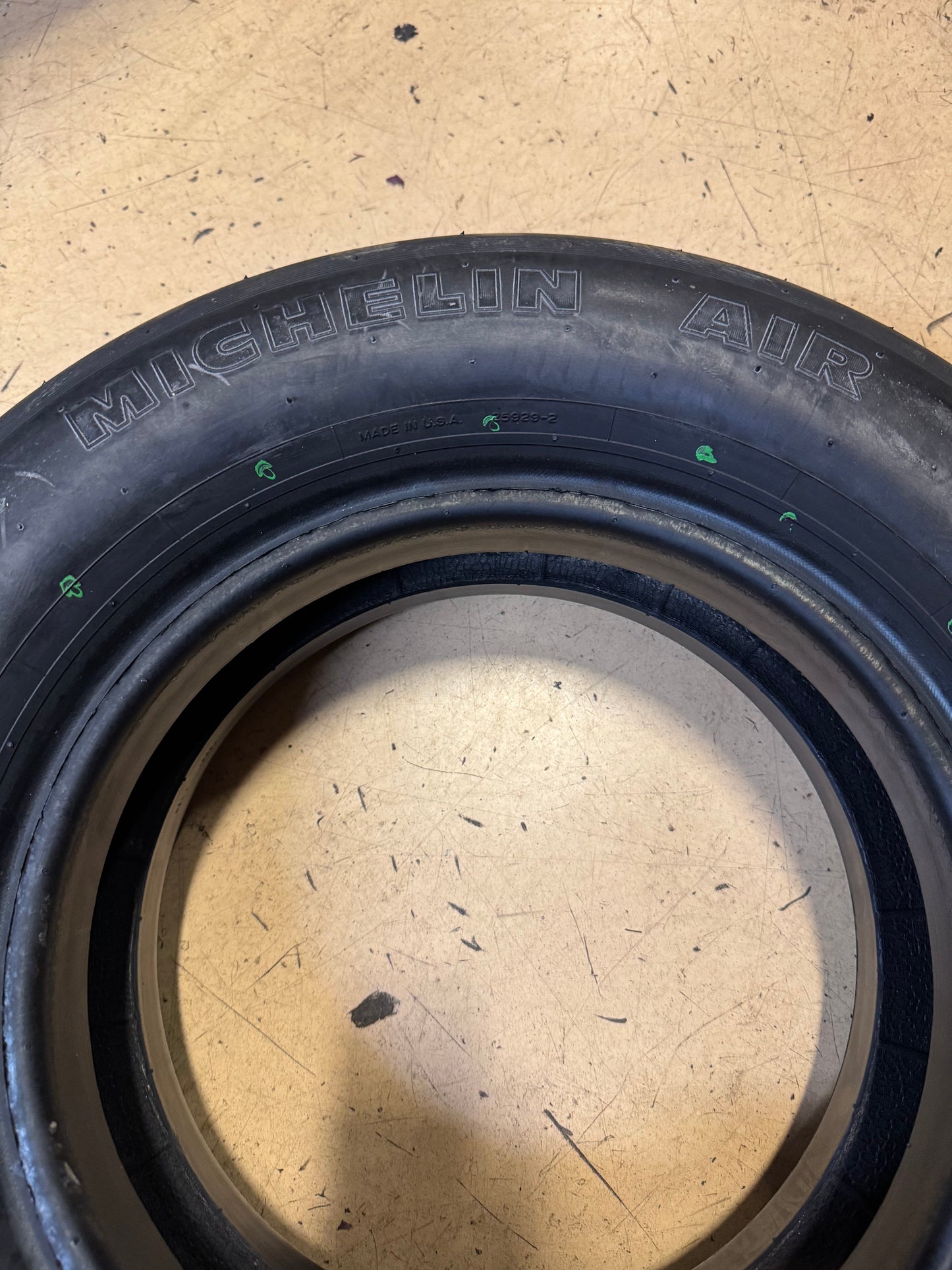 MICHELIN AIR BSW AIR H27 8.5 14 16PLY AIRCRAFT TIRE 0601465