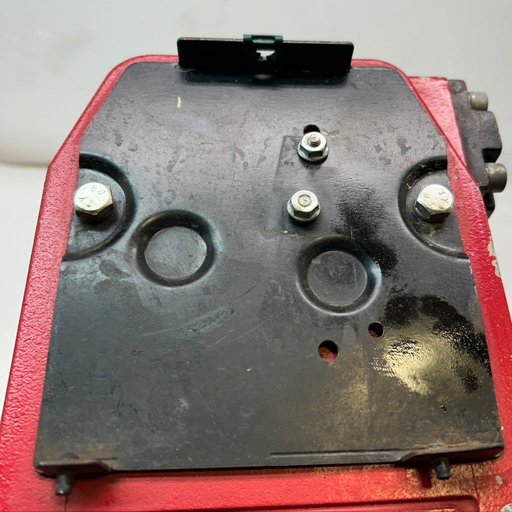 USED SUPERWINCH HUSKY 8 SERIES MASTER WINCH  2401