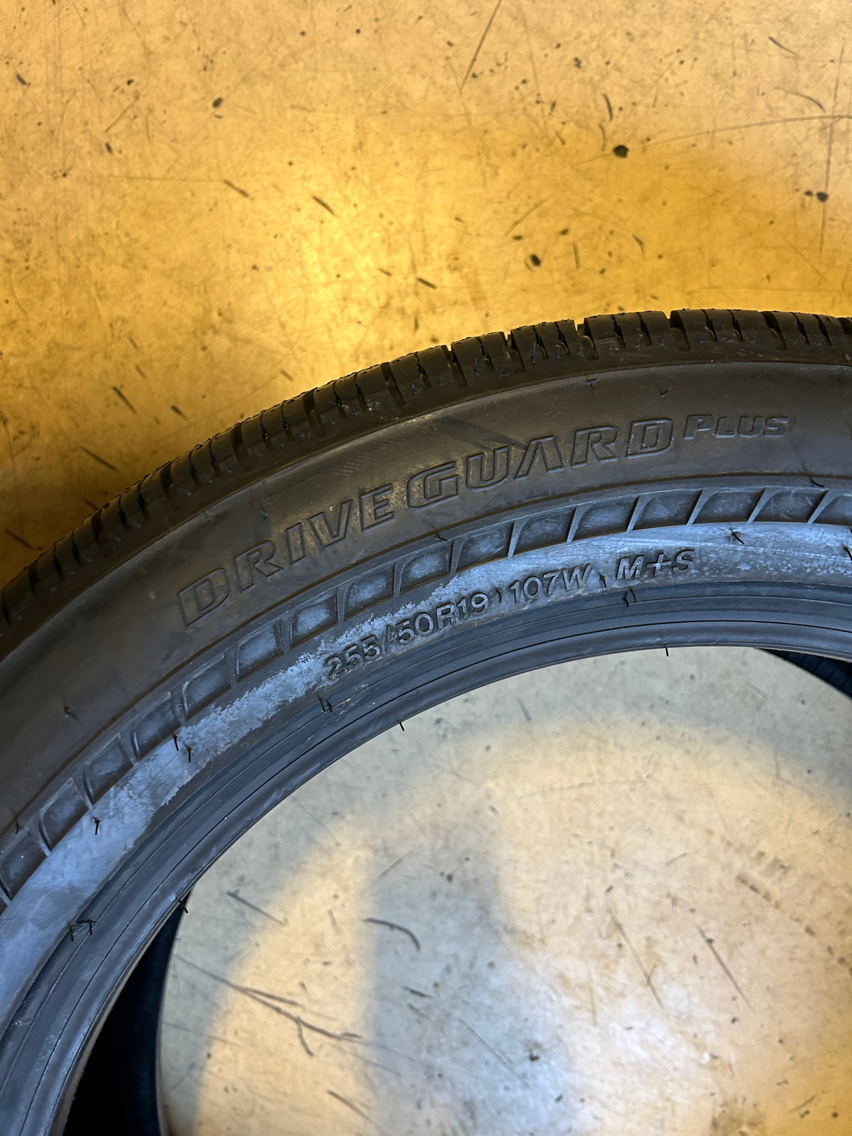 BRIDGESTONE DRIVEGUARD PLUS RFT BSW P 255 50 19 107W XL ALL SEASON TIRE 013527