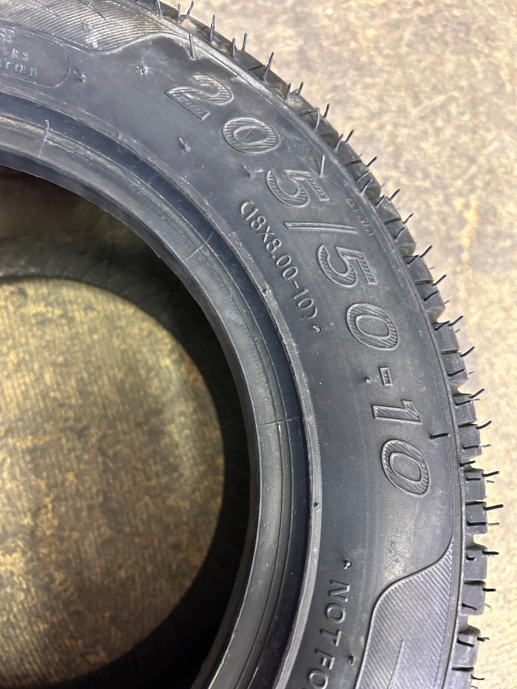 FORERUNNER GF04 BSW 18 8 10 4PLY GOLF TIRE 66409B0001