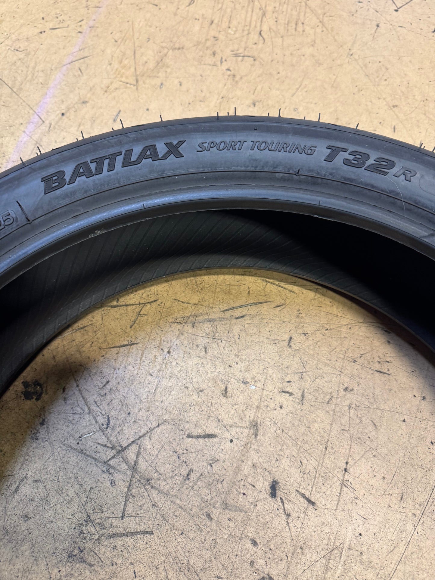 BRIDGESTONE BATTLAX SPORT TOURING T32 BSW 160 60 18 70W REAR MOTORCYCLE TIRE 12668