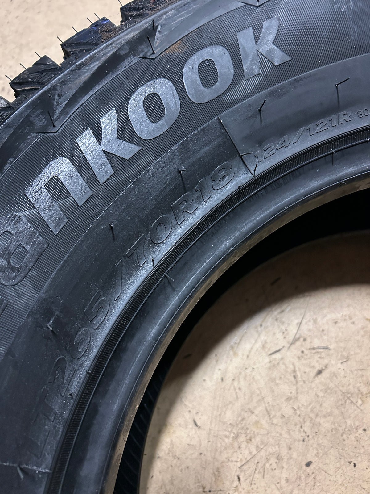 HANKOOK IPIKE RW11 BSW LT 265 70 18 124/121R 10PLY WINTER TIRE 2021295