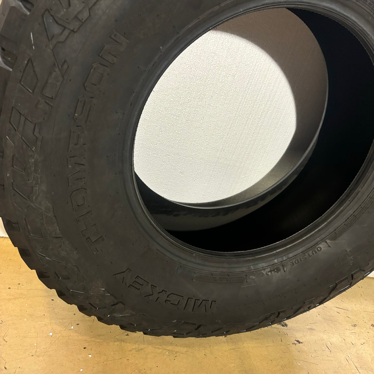 2 MICKEY THOMPSON BAJA BOSS A/T BSW P 285 70 17 116T SL ALL TERRAIN TIRES 340020003