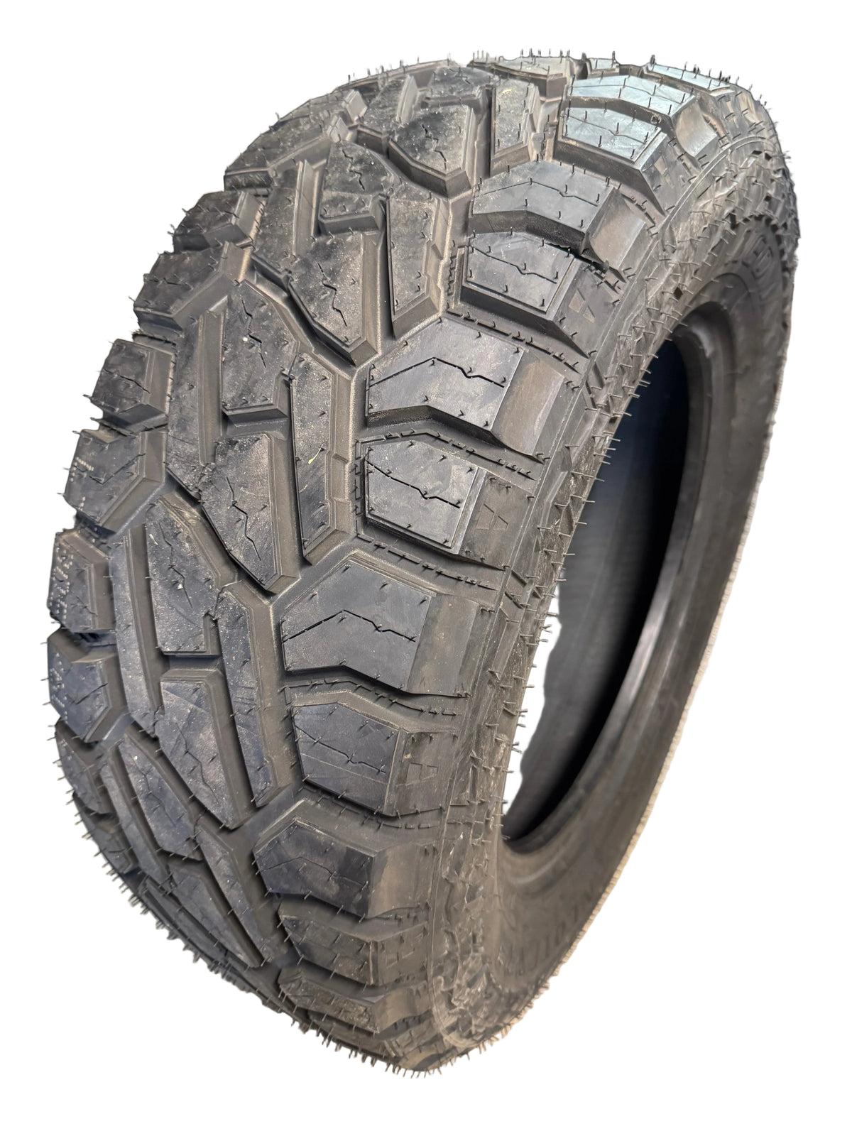 NEOTERRA NEOMAXX-RT BSW LT 305 60 18 126/123Q 12PLY RUGGED TERRAIN TIRE 6959613731112