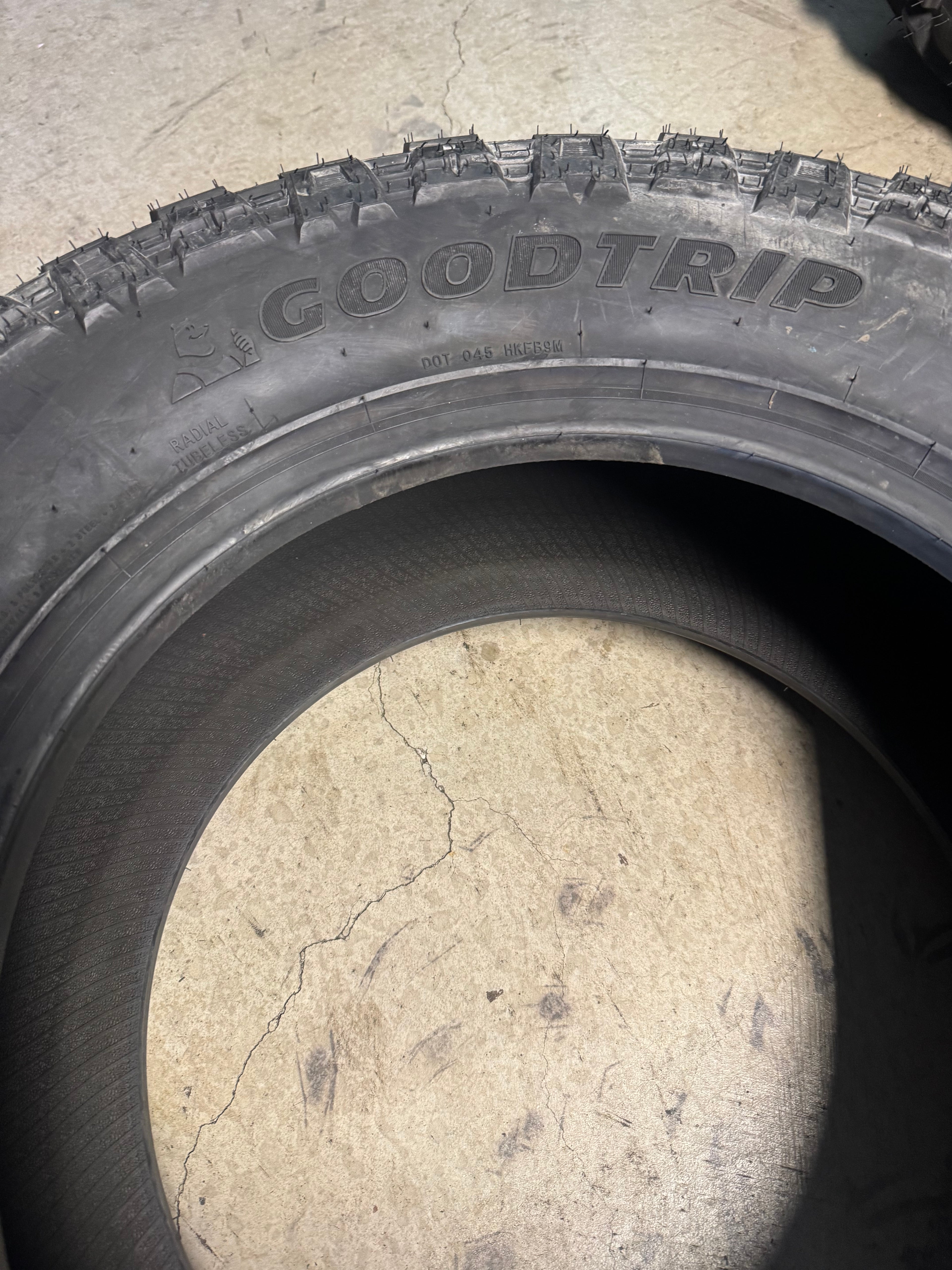 NOS GOODTRIP GS-67 M/T BSW LT 285 70 17 121/118Q 10PLY MUD TERRAIN TIRE HKFB9MC