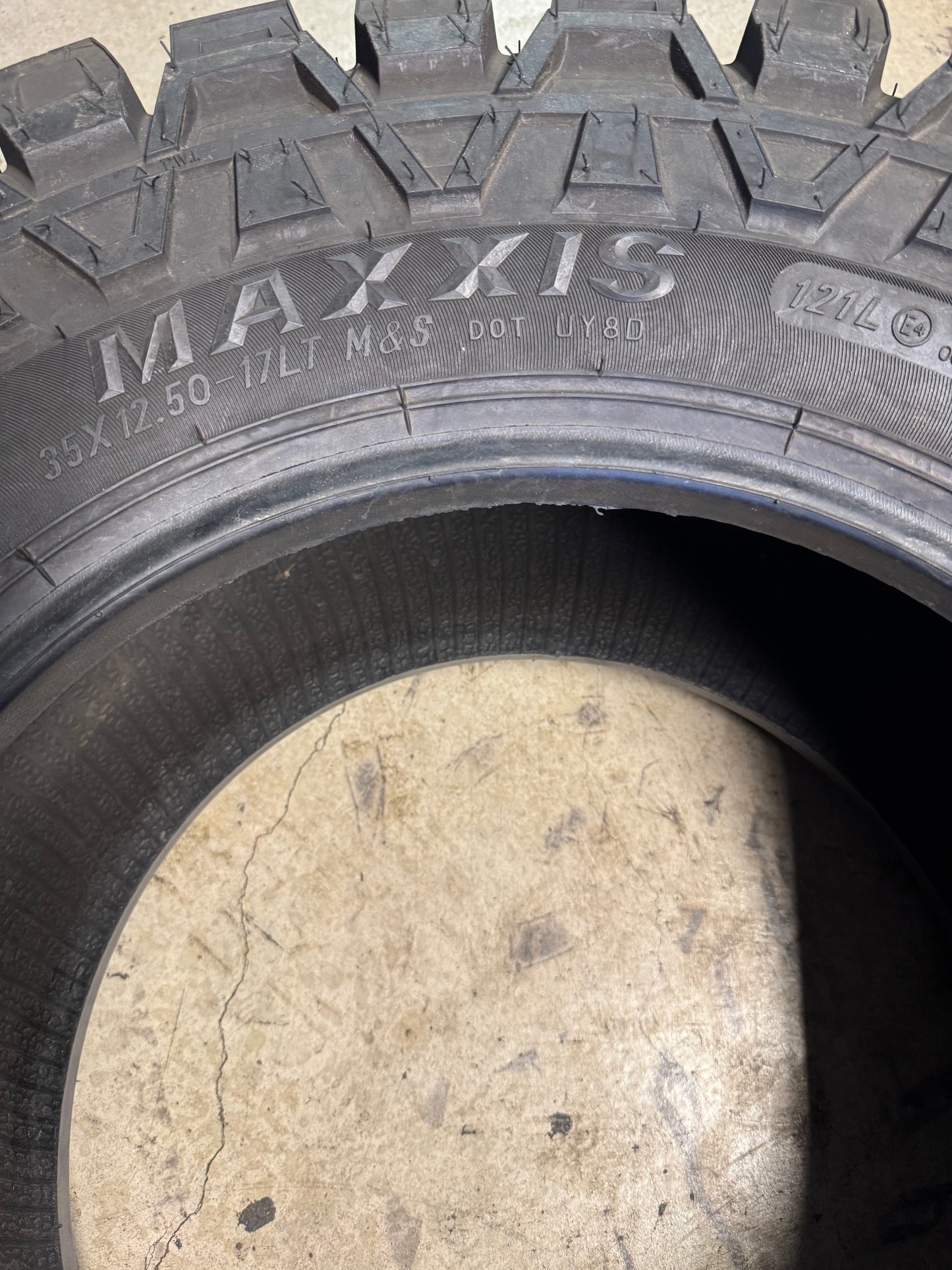 NOS MAXXIS CREEPY CRAWLER LT M8090 BSW LT 35 12.5 17 121L 10PLY MUD TERRAIN TIRE TL30007100