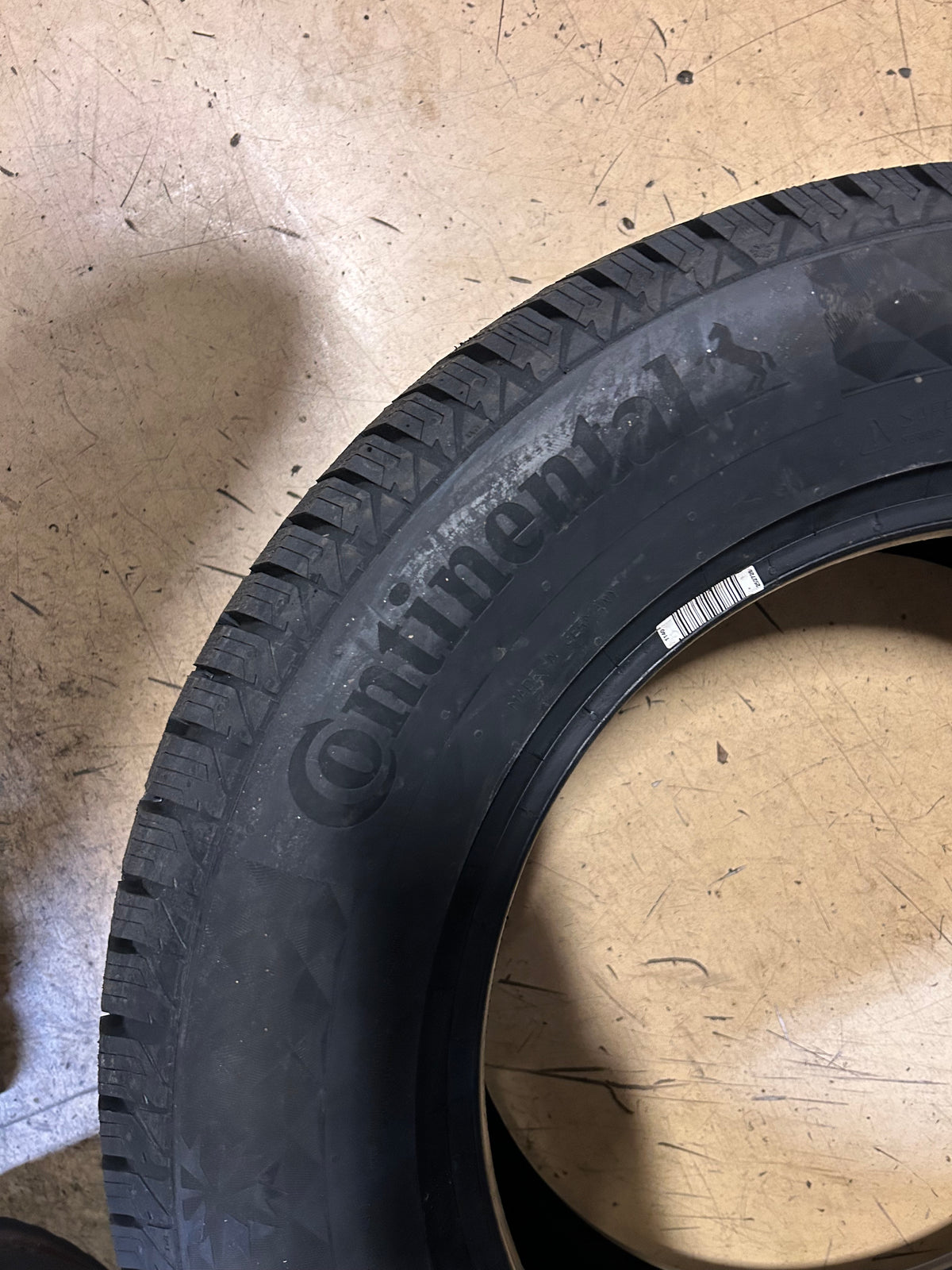 CONTINENTAL VIKING CONTACT 7 BSW P 215 65 16 102T XL WINTER TIRE 04400260000