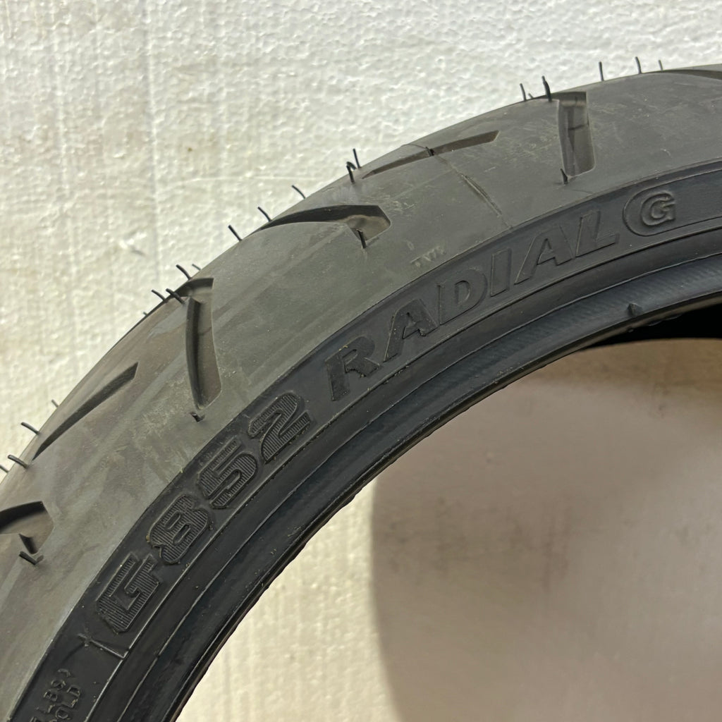 NOS BRIDGESTONE EXEDRA G852 BSW 210 40 18 73H REAR MOTORCYCLE TIRE 002228