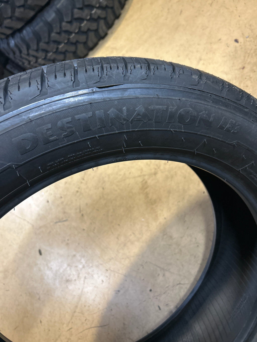 FIRESTONE DESTINATION LE3 BSW P 225 55 19 99V ALL SEASON TIRE 021142
