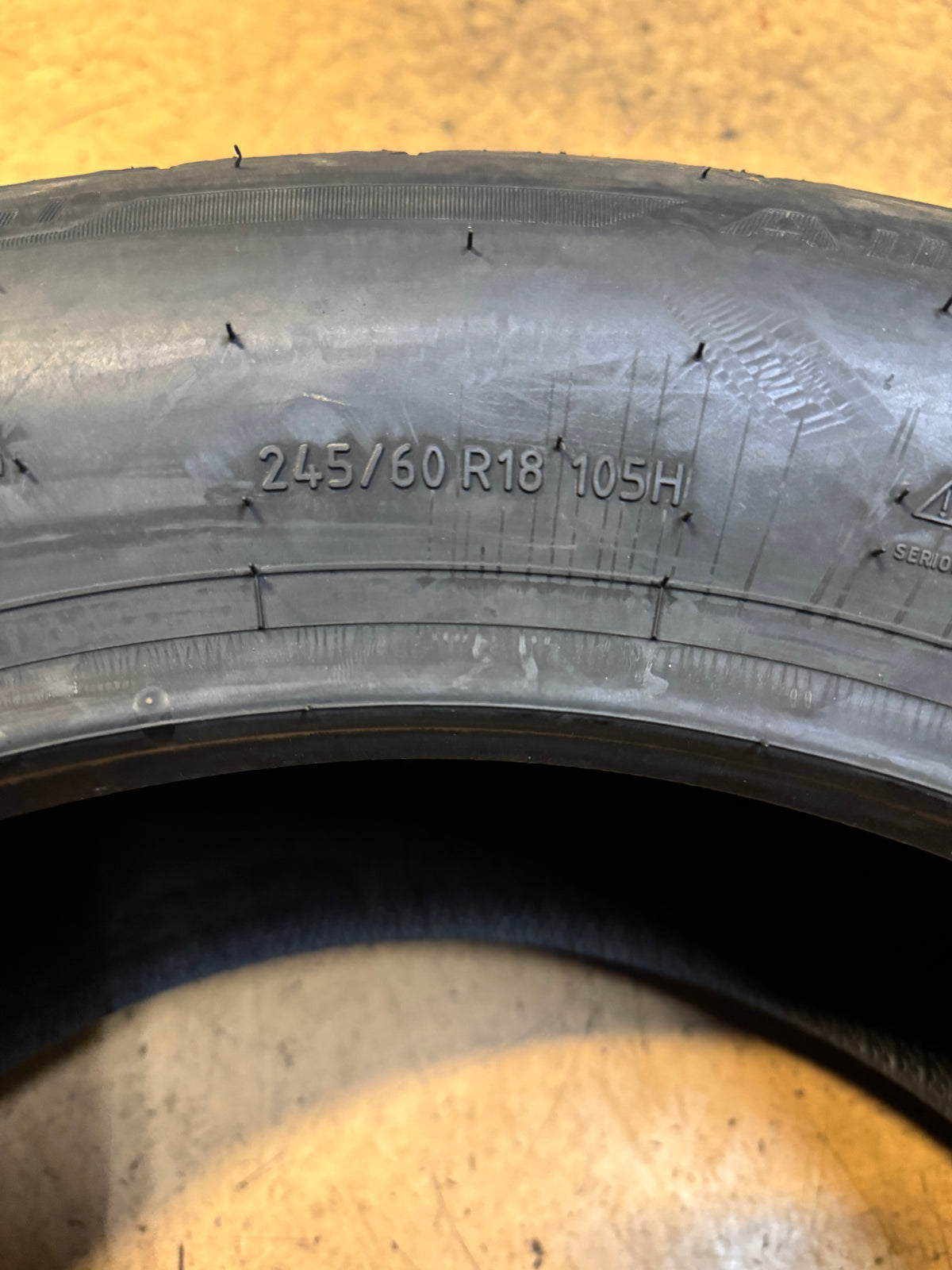 2 BFGOODRICH ADVANTAGE CONTROL BSW P 245 60 18 105H ALL SEASON TIRE 05048