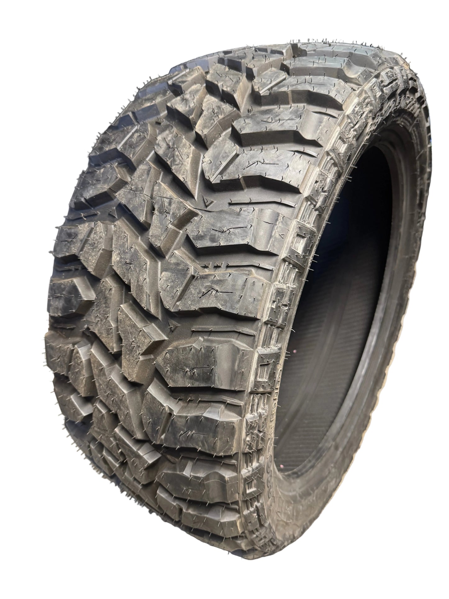 NOS GOODTRIP GS-67 M/T BSW LT 33 12.5 22 114Q 12PLY MUD TERRAIN TIRE LDLB9MC
