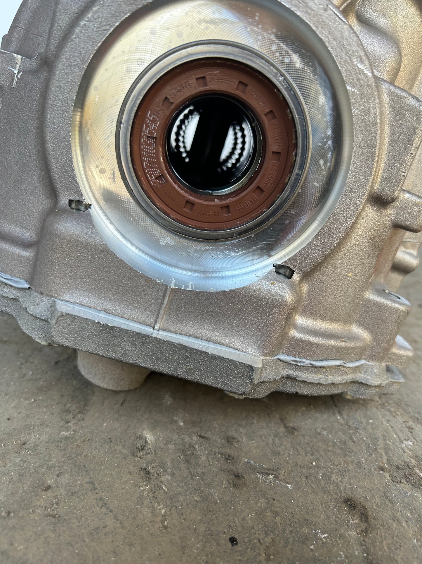OEM FORD REAR DIFFERENTIAL AXLE ASSEMBLY FOR 21-22 FORD EXPLORER 2.3L