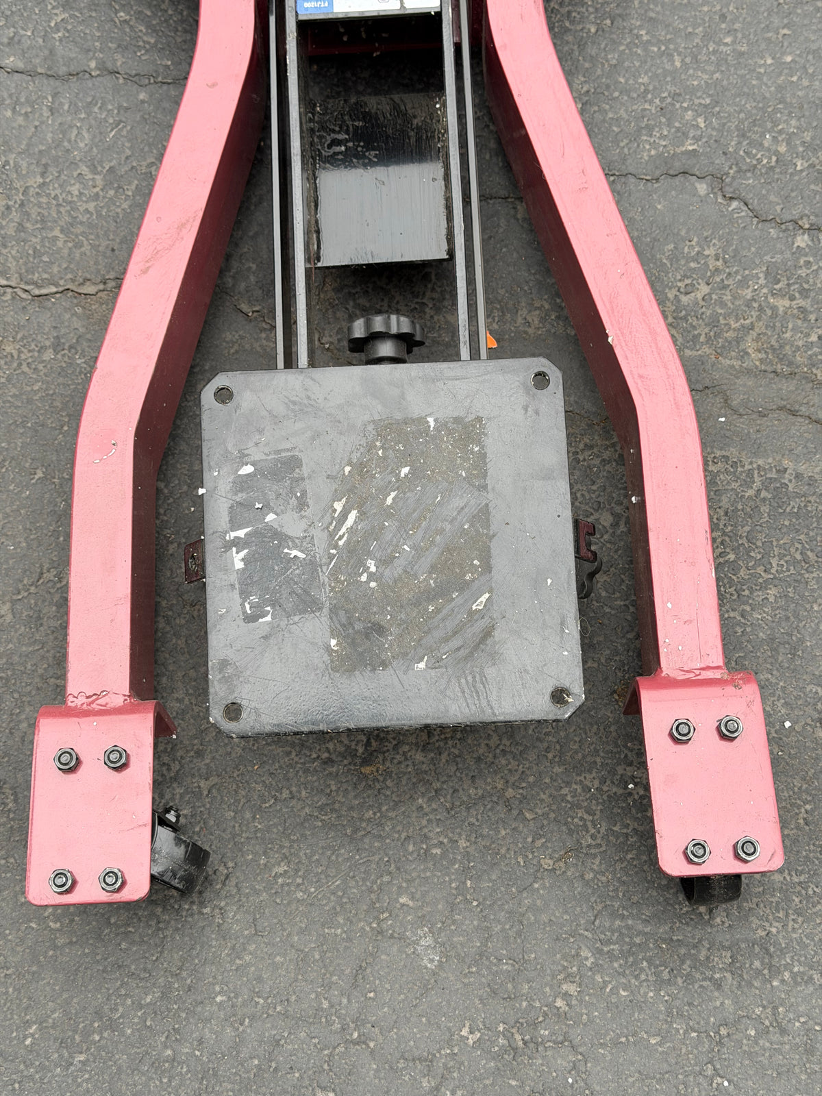 MATCO TOOLS 1200LBS FLOOR STYLE TRANSMISSION JACK FTJ1200