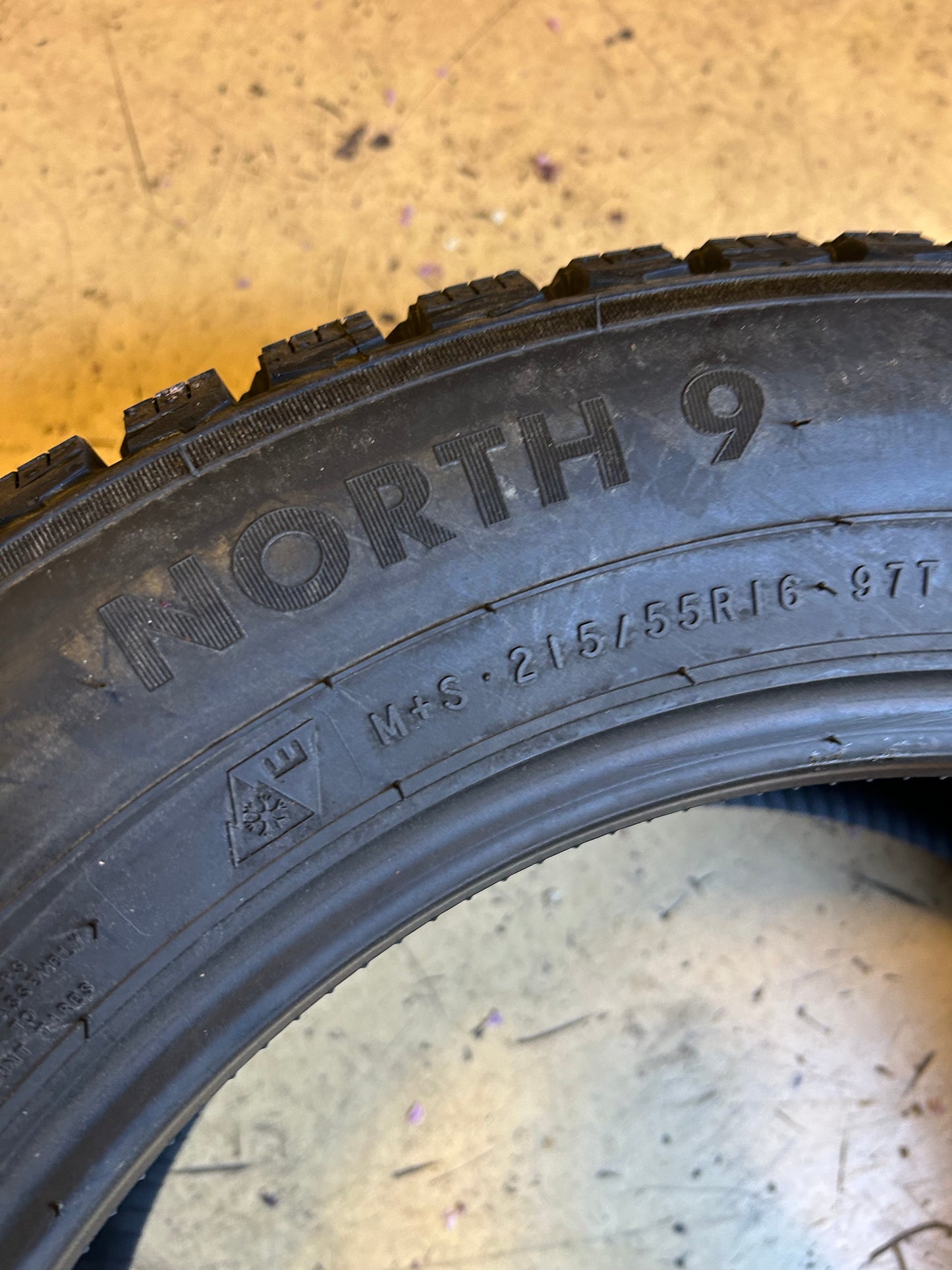 NOKIAN NORDMAN NORTH 9 STUDDED BSW P 215 55 16 97T XL WINTER TIRE T432904