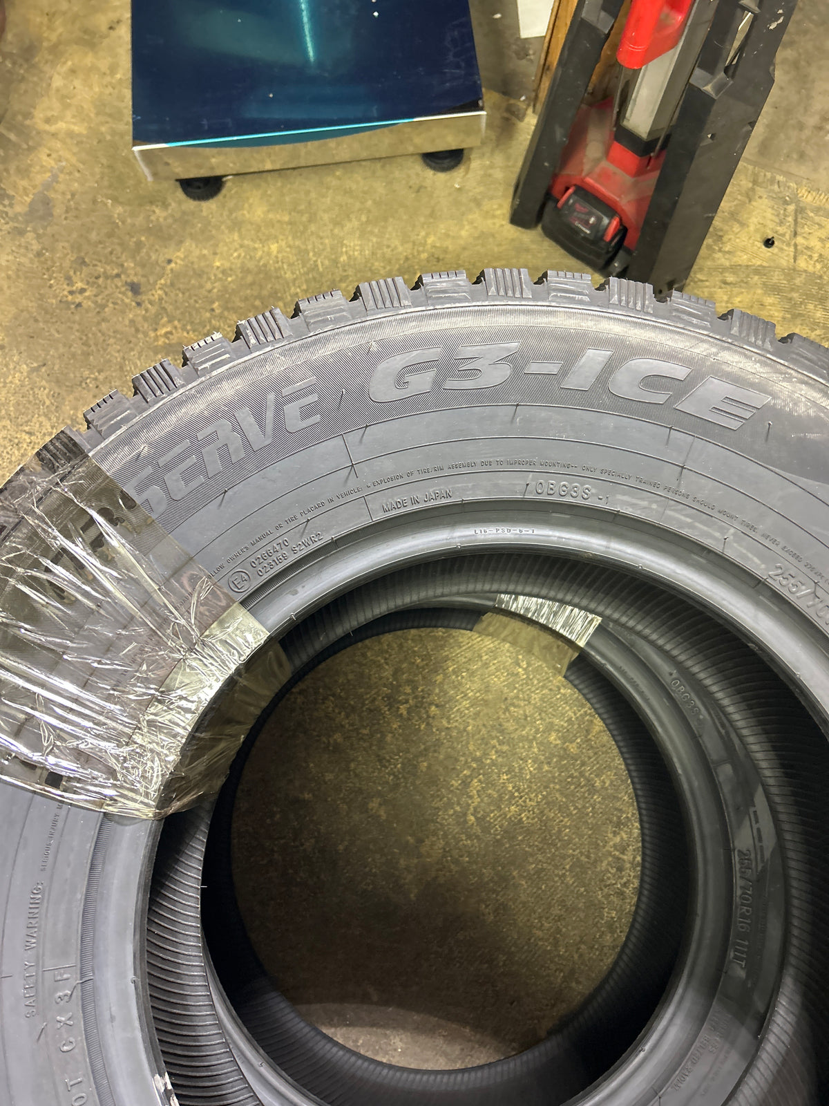 TOYO OBSERVE G3-ICE BSW  255/70R16 111T  WINTER TIRE 110390