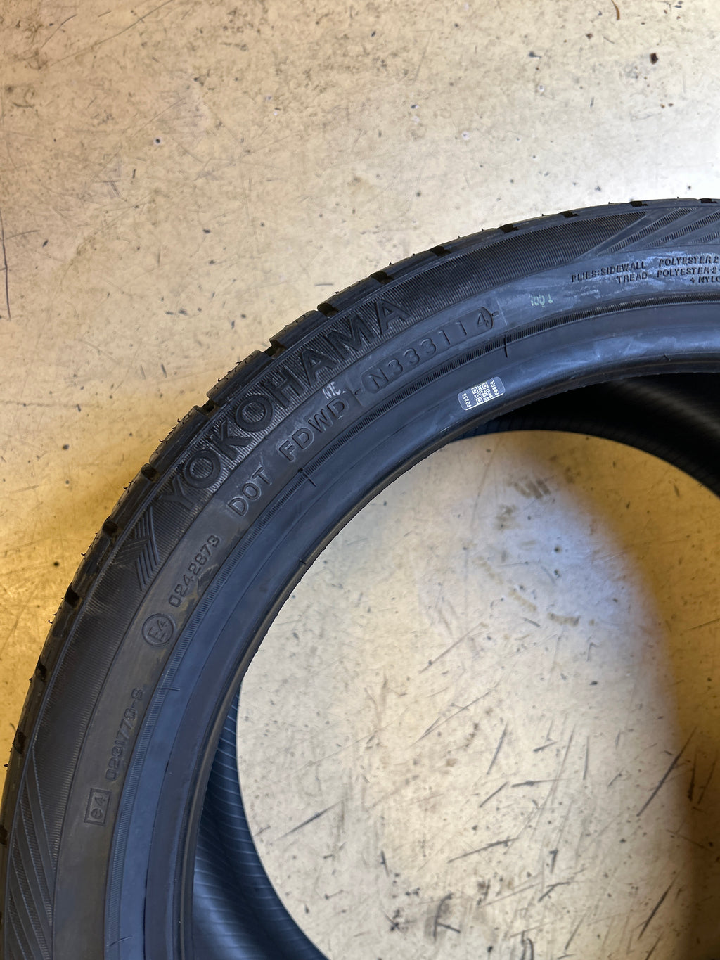 NOS YOKOHAMA W.DRIVE BSW XL 265/35R18 97V WINTER TIRE 110190259