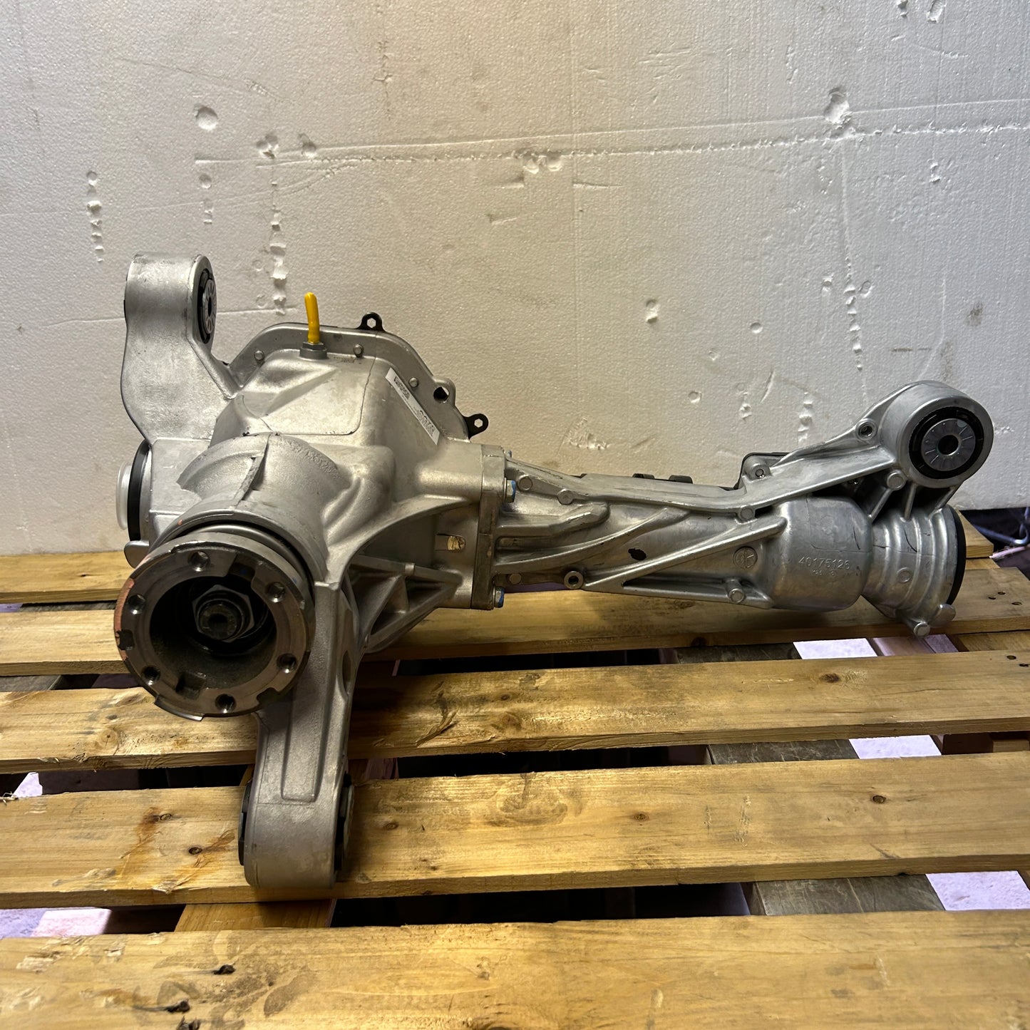 23-25 CHEVY TAHOE FRONT AXLE DIFFERENTIAL CARRIER