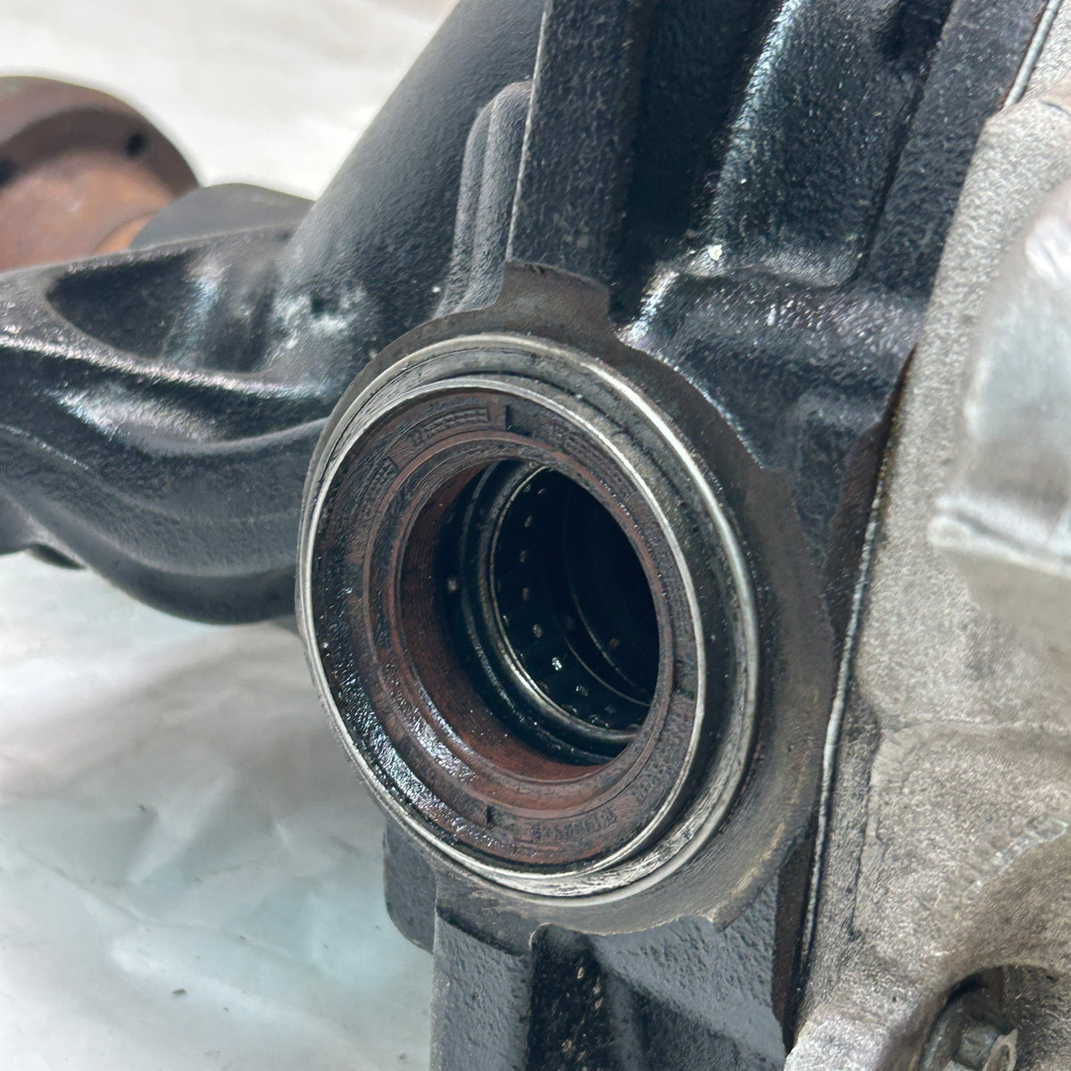 FORD MUSTANG GT 15-25 3.55 REAR CARRIER DIFFERENTIAL   JT3W4200CE