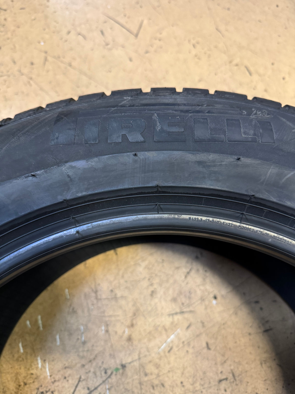 2 PIRELLI WINTER SOTTOZERO 3 BMW (*)  BSW P 225 60 17 99H WINTER TIRE 2763900