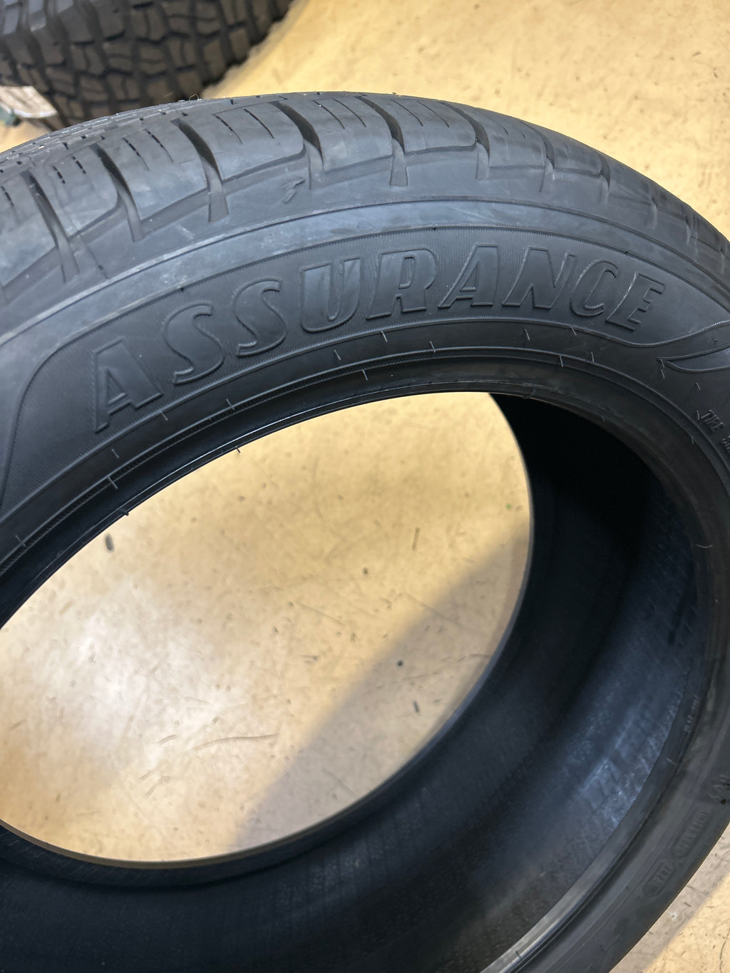 GOODYEAR ASSURANCE MAXLIFE BSW P 235 50 19 99V 110933545