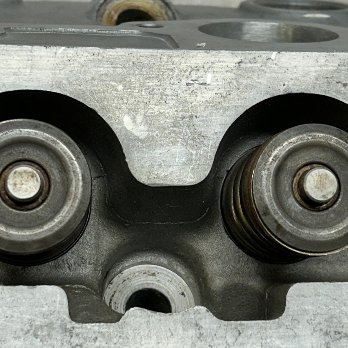 USED PORSCHE 928 S2 4.7L V8 CYLINDER HEAD 9281043483R