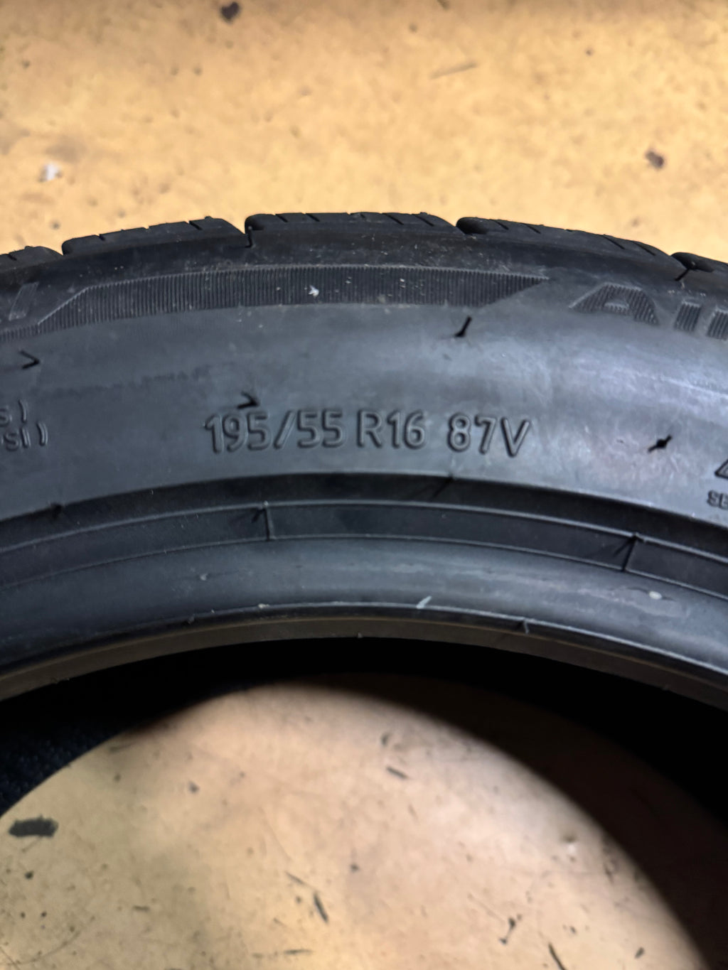 BFGOODRICH ADVANTAGE CONTROL ALL SEASON BSW P 195 55 16 87V TIRE 27963