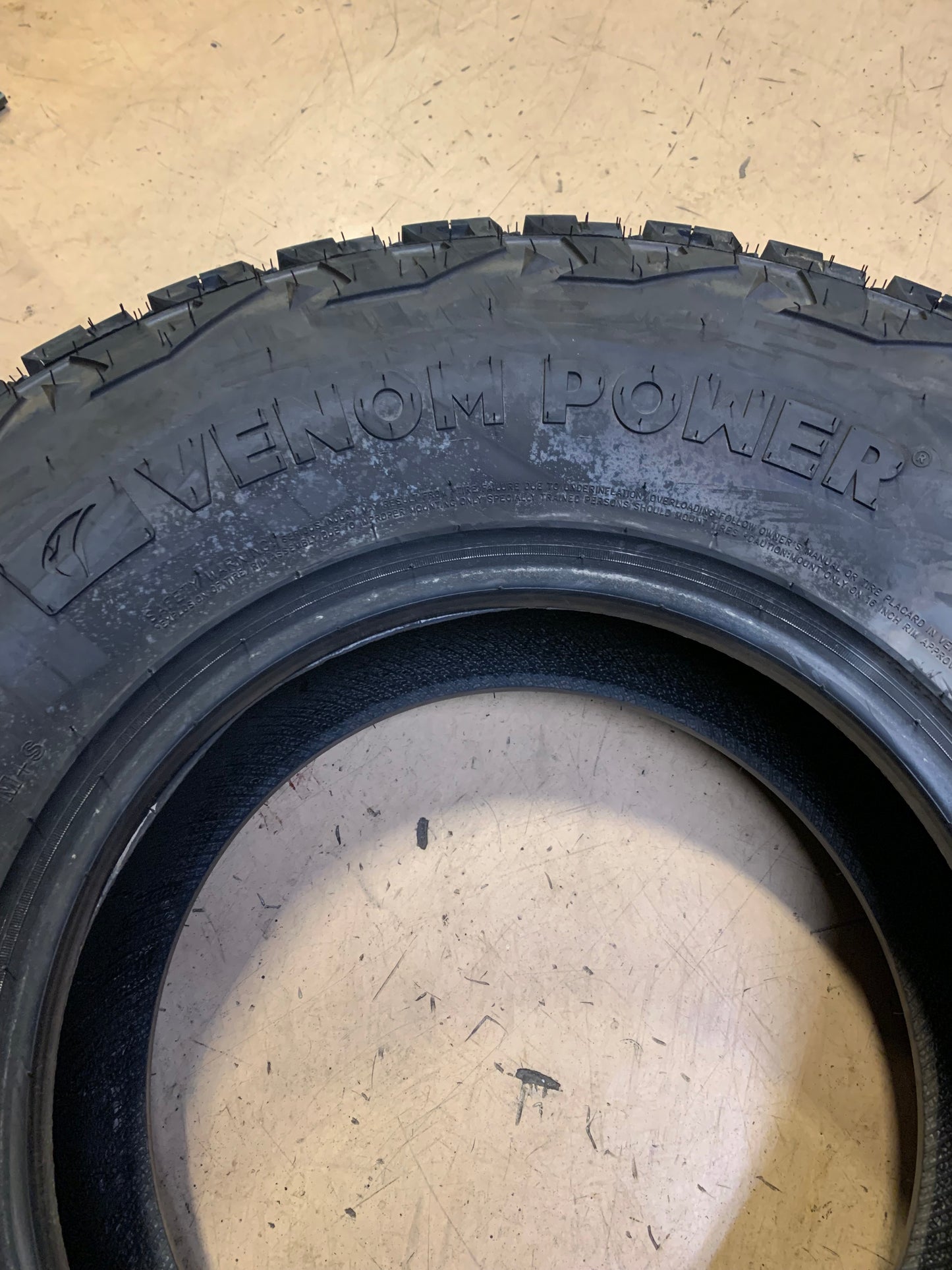 VENOM POWER TERRA HUNTER X/T BSW LT  285 75 16 126/123Q 10 PLY RUGGED TERRAIN TIRE TVPXT29