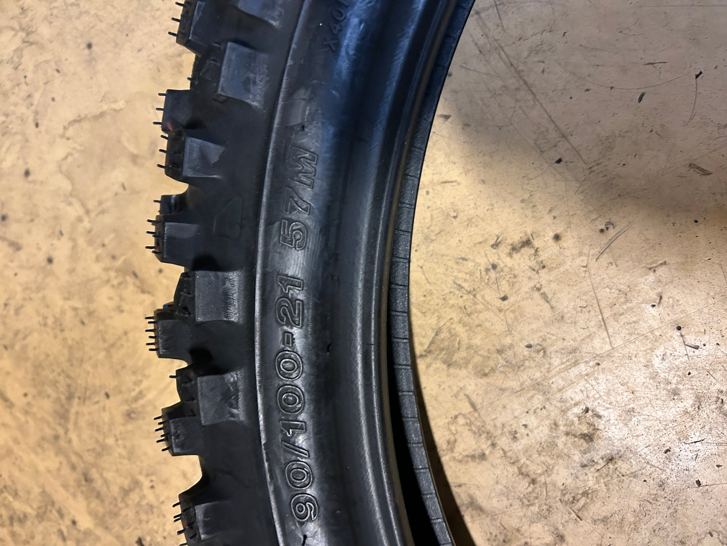 BRIDGESTONE BATTLECROSS X40 BSW  90 100 21 57M FRONT DIRT BIKE TIRE 7204