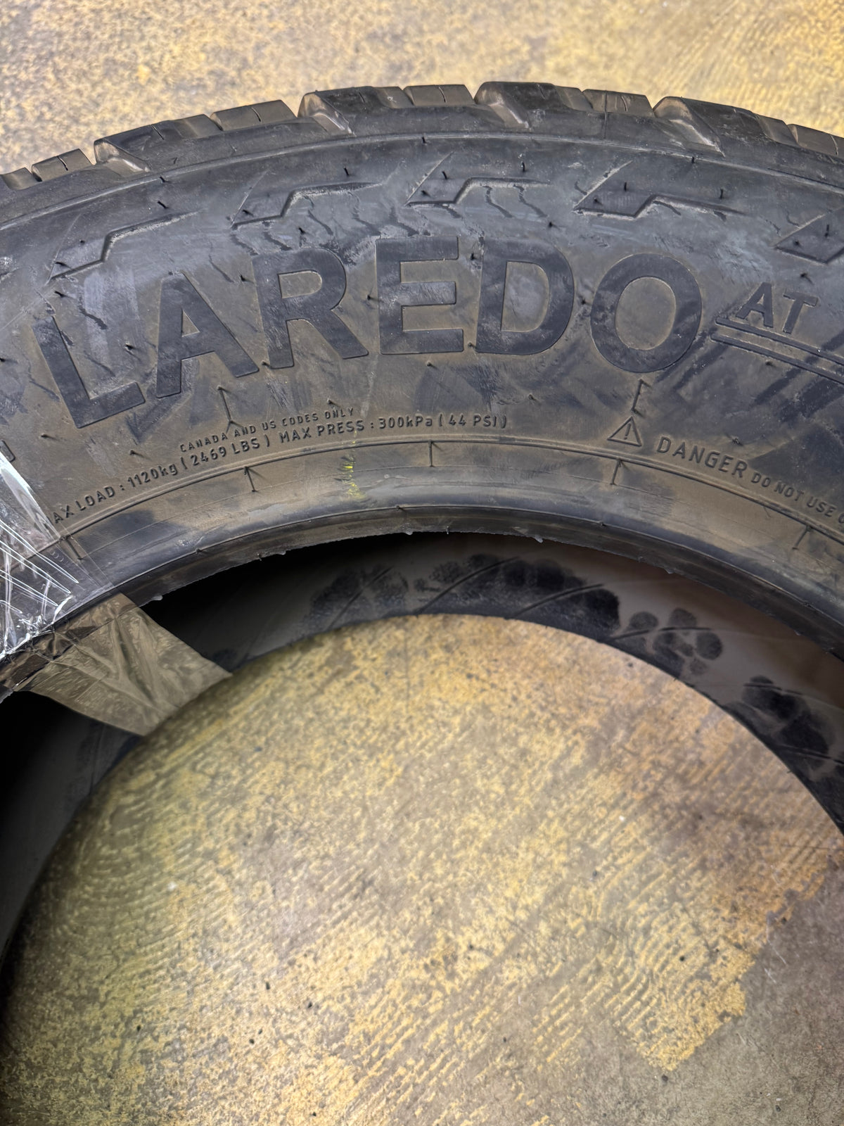 2 UNIROYAL LAREDO AT BSW P 265 65 17 112T ALL TERRAIN TIRE 33874