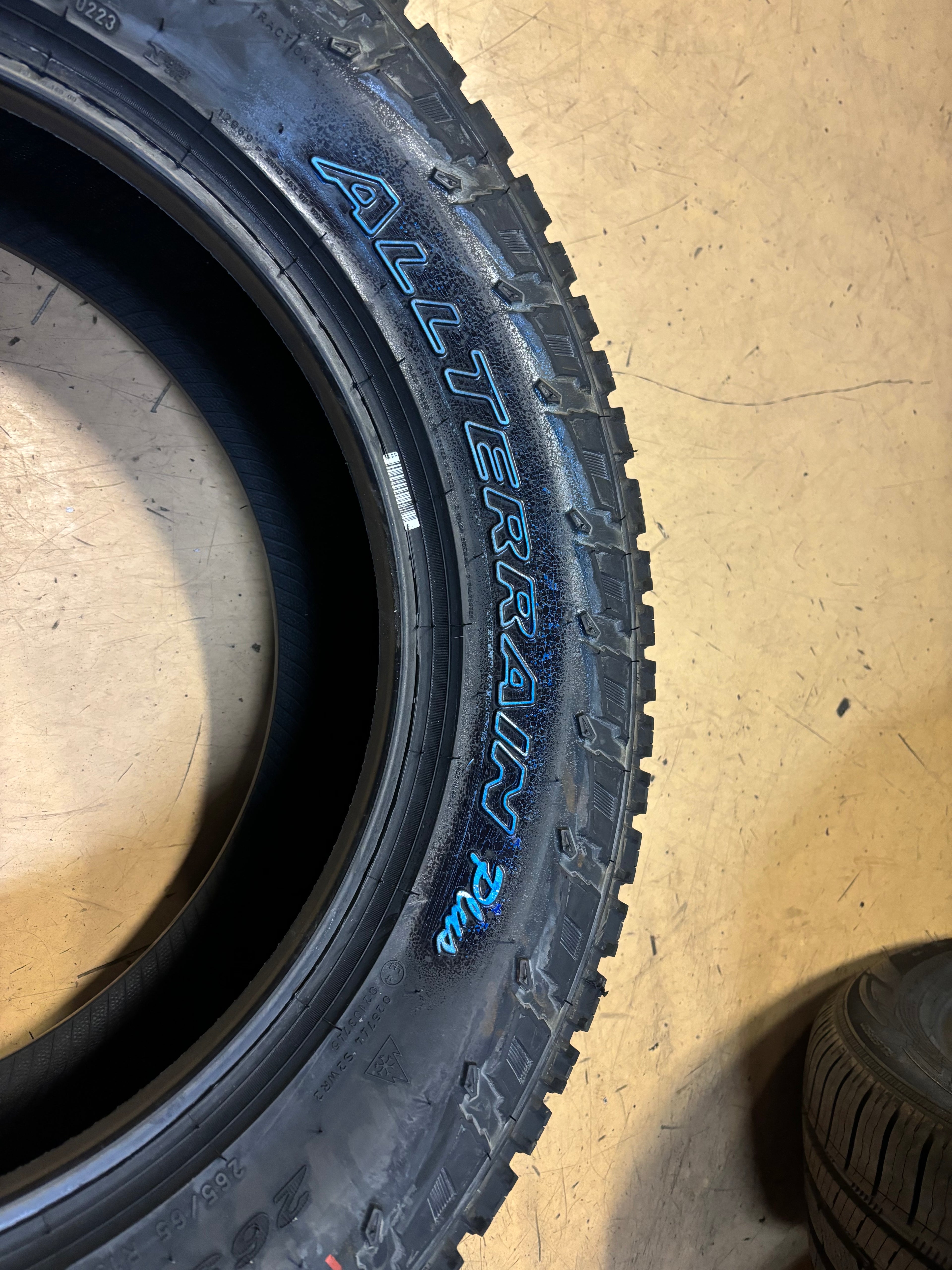 2 PIRELLI SCORPION ALL TERRAIN PLUS OWL P 265 65 18 114T TIRE 2722600