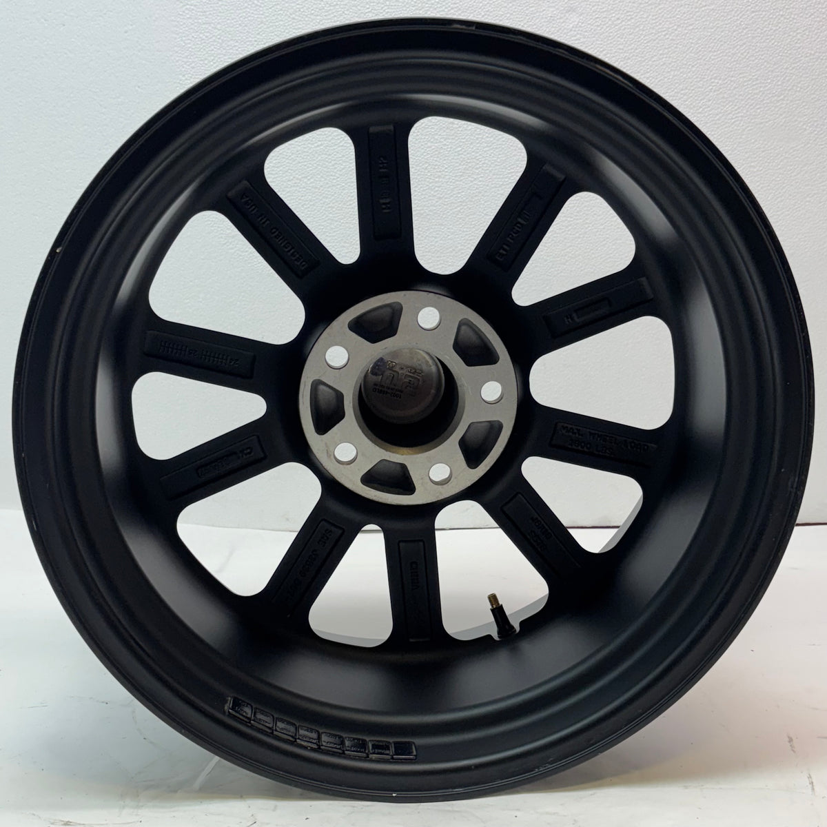 US MAGS U123 RAMBLER GLOSS BLACK MATTE BLACK 18X8 5X120.65 ET 1 1002-46BLD