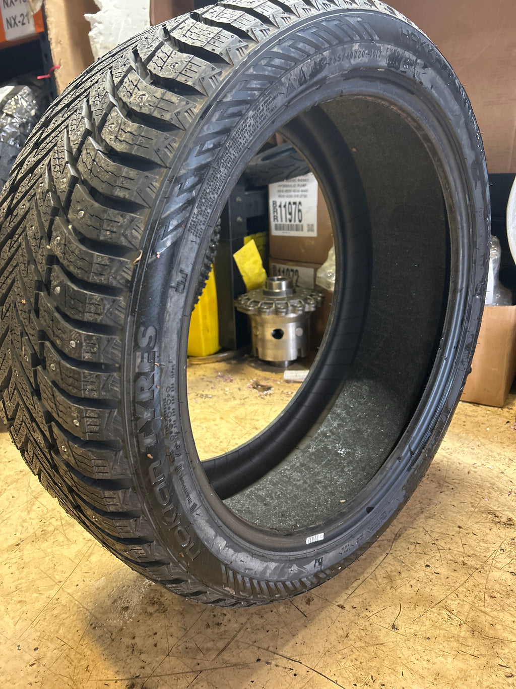 NOKIAN HAKKAPELIITTA 10 EV STUDDED FOAM P 255 40 20 101T WINTER TIRE TSF00005