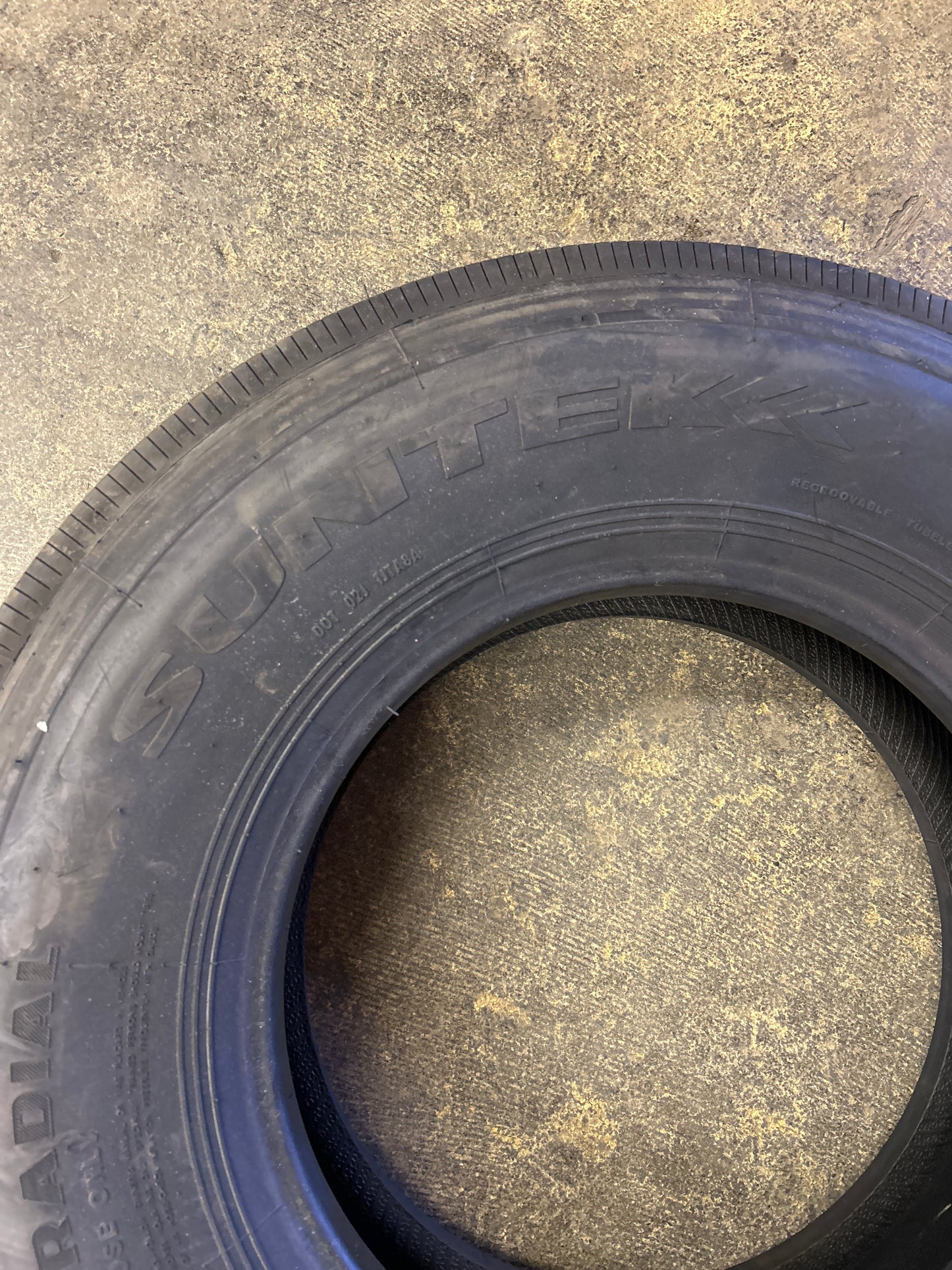 SUNTEK HD TRAIL BSW  235 80 16 130/126M 16PLY TRAILER TIRE STK011