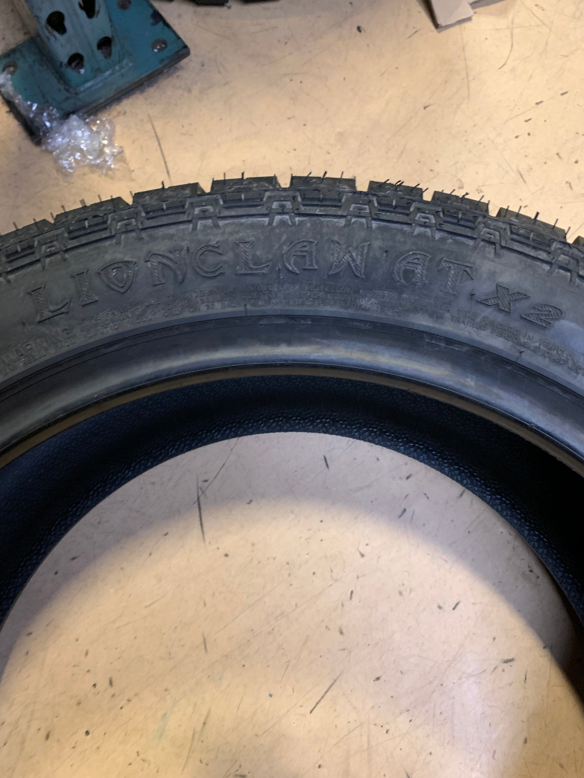 NOS LIONHART LIONCLAW ATX2 P 265 50 20 107T HIGHWAY TERRAIN TIRE LHSTATX2050010
