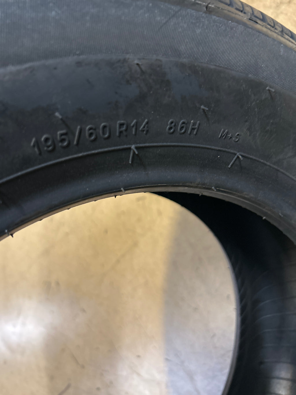 UNIROYAL TIGER PAW TOURING A/S BSW P195 60 14 86H ALL SEASON TIRE 32461