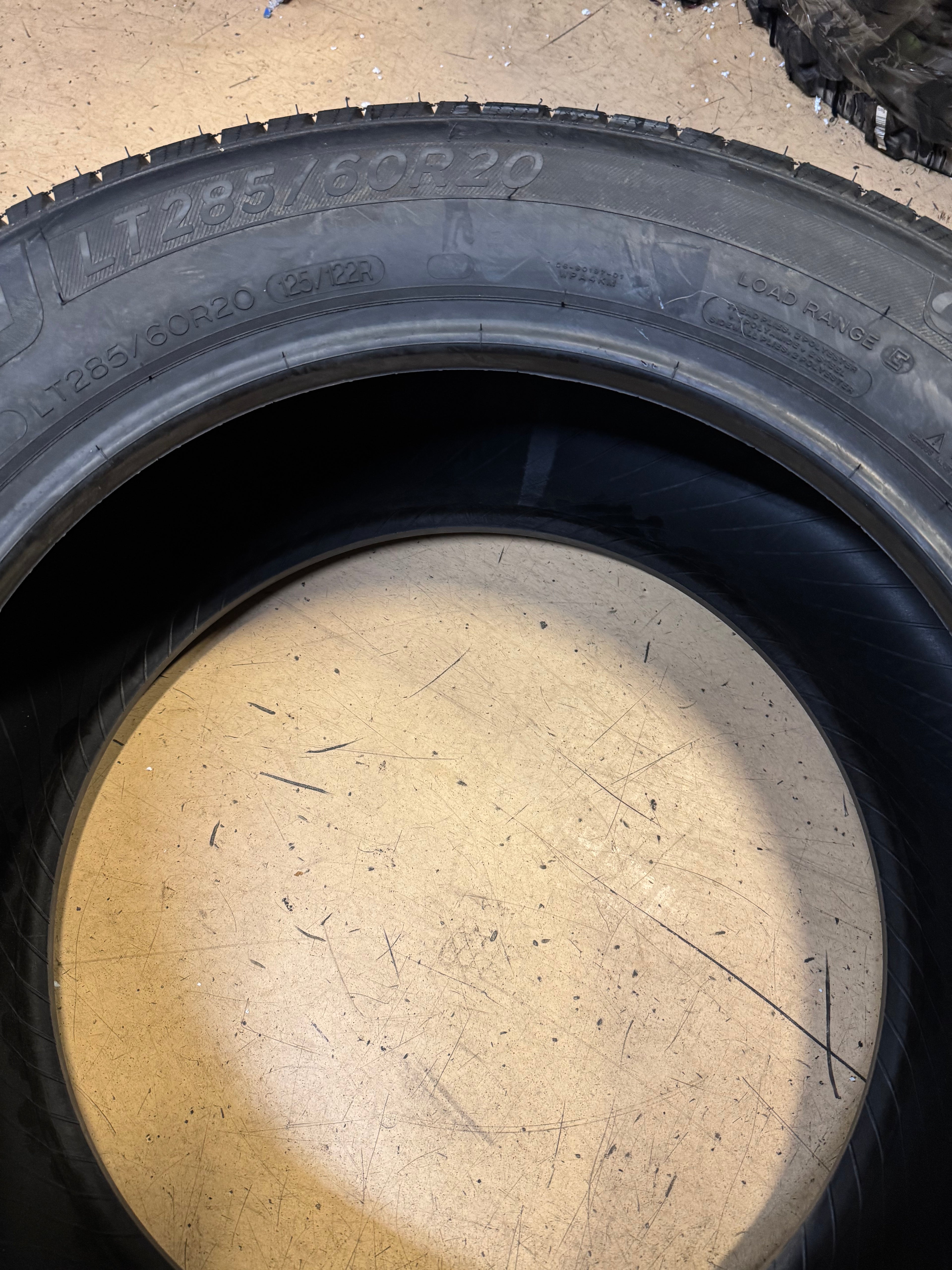 MICHELIN DEFENDER LTX M/S BSW LT 285 60 20 125/122R 10PLY ALL SEASON TIRE 21239