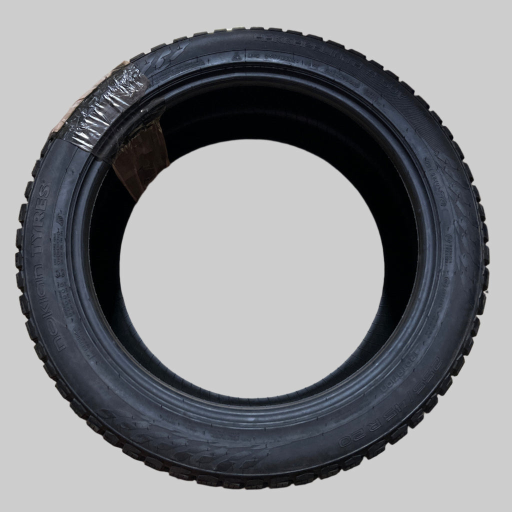 NOKIAN HAKKAPELIITTA 9 SUV STUDDED P 255 45 20 105T XL SNOW STUDDED TIRE TS32267