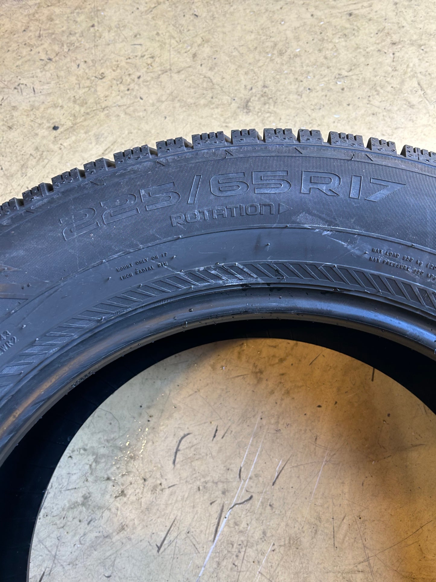 NOKIAN HAKKAPELIITTA R5 SUV BSW P 225 65 17 106R XL WINTER TIRE T432202