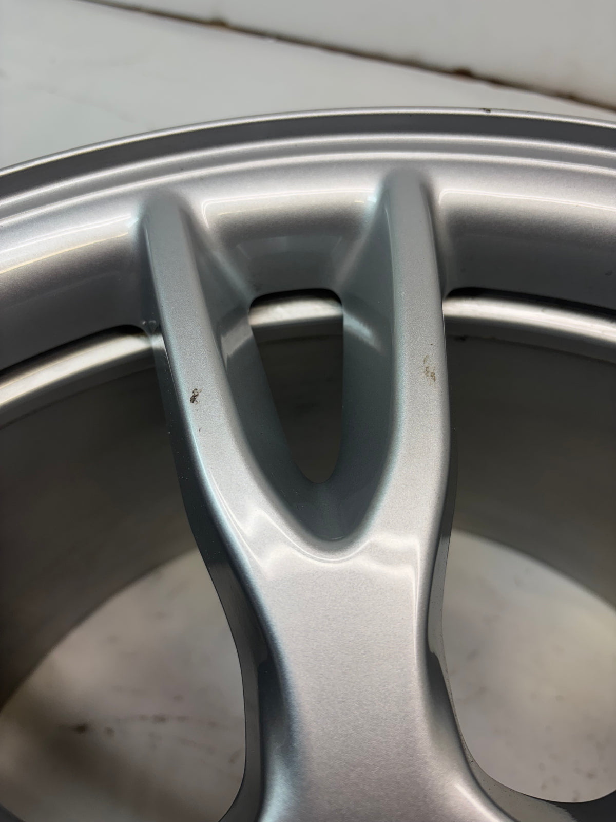 USED TESLA S WHEEL 7 SPLIT-SPOKE DARK SILVER METALLIC 19 10.5 5X120 1420222-00-A