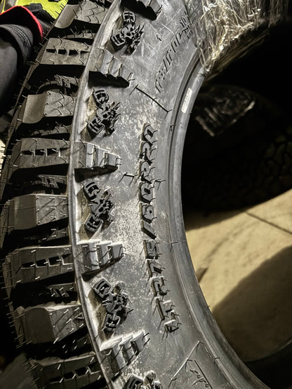 RADAR RENEGADE R/T+ LT 275 60 20 123/120Q LRE10PLY RADA0222027560E SU16