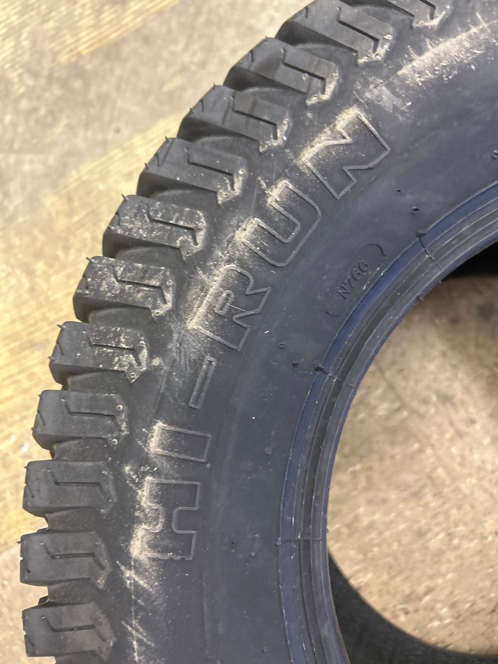 HI-RUN SU05 BSW 20 8 10 4PLY LAWN TIRE WD1137