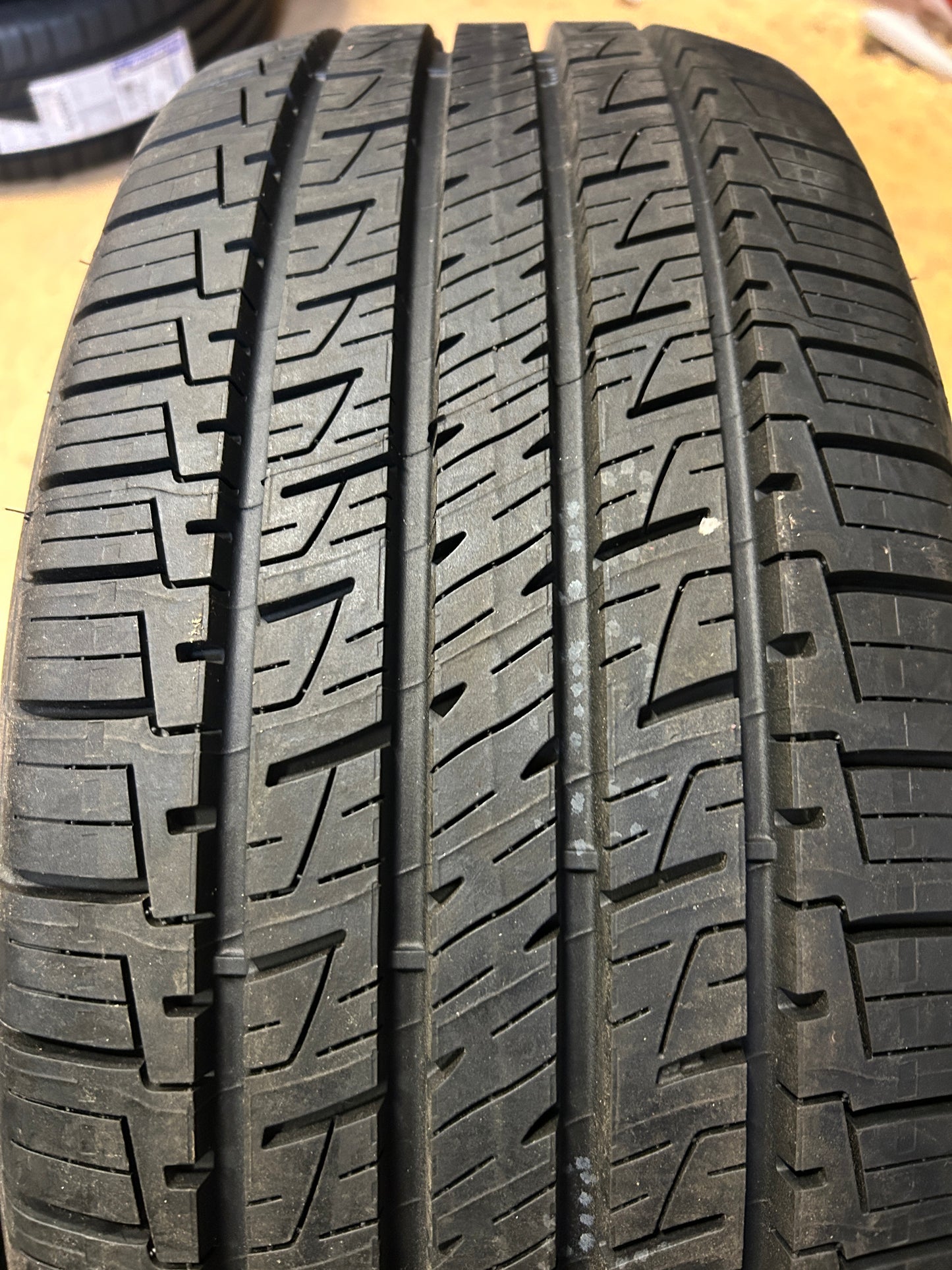 GOODYEAR ASSURANCE MAXLIFE BSW P 235 45 19 95H ALL SEASON TIRE 110931545