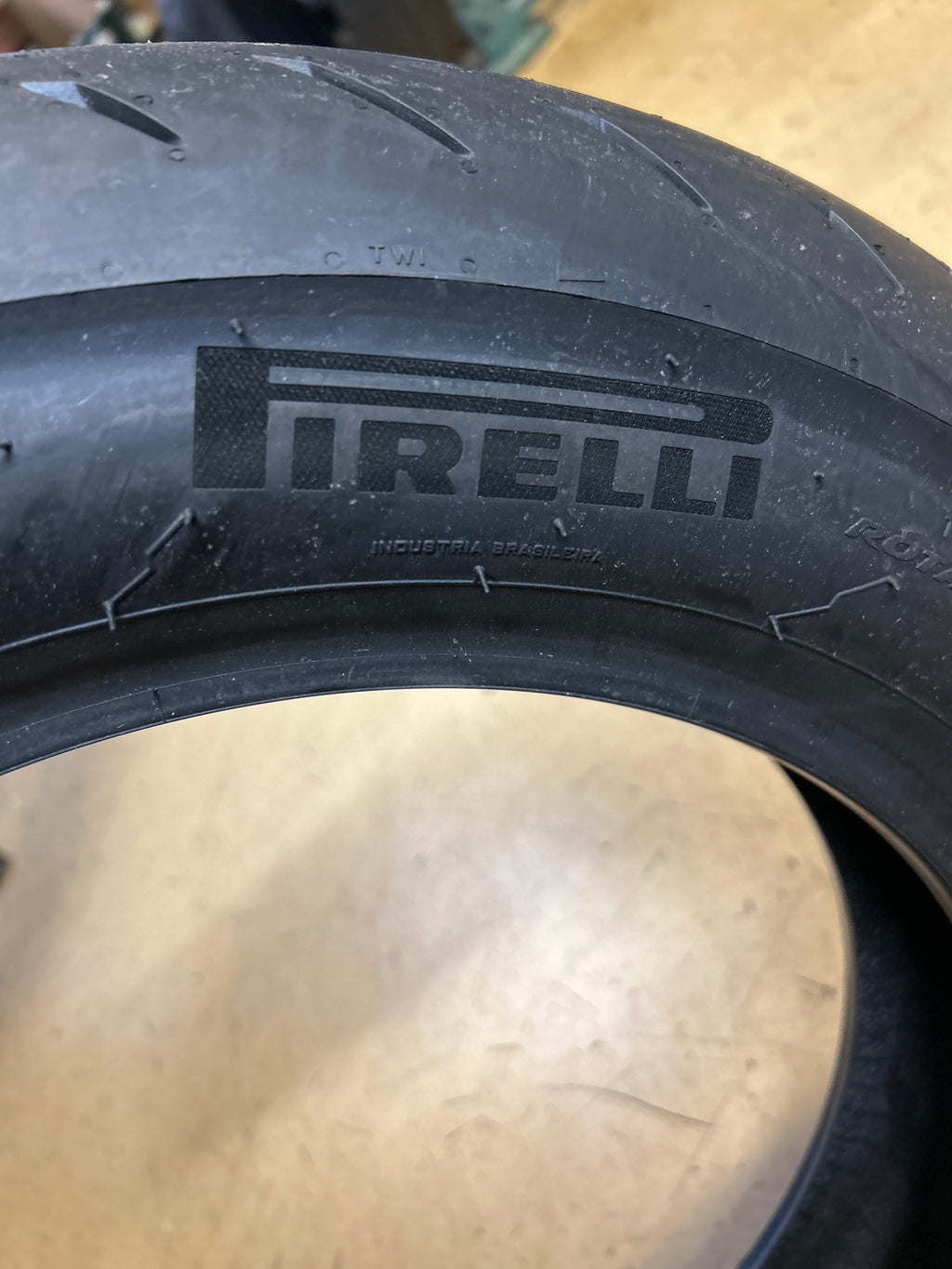 PIRELLI DIABLO POWERCRUISER BSW 130 90 16 73H FRONT TIRE 4586900