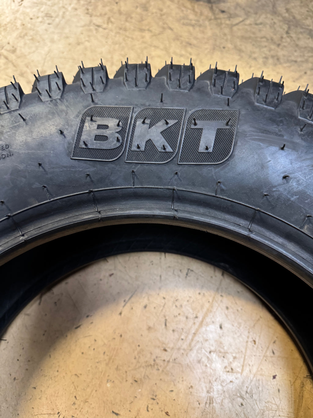 BKT LG-306 BSW 27 8.5 15 4PLY LAWN MOWER TIRE 94025671