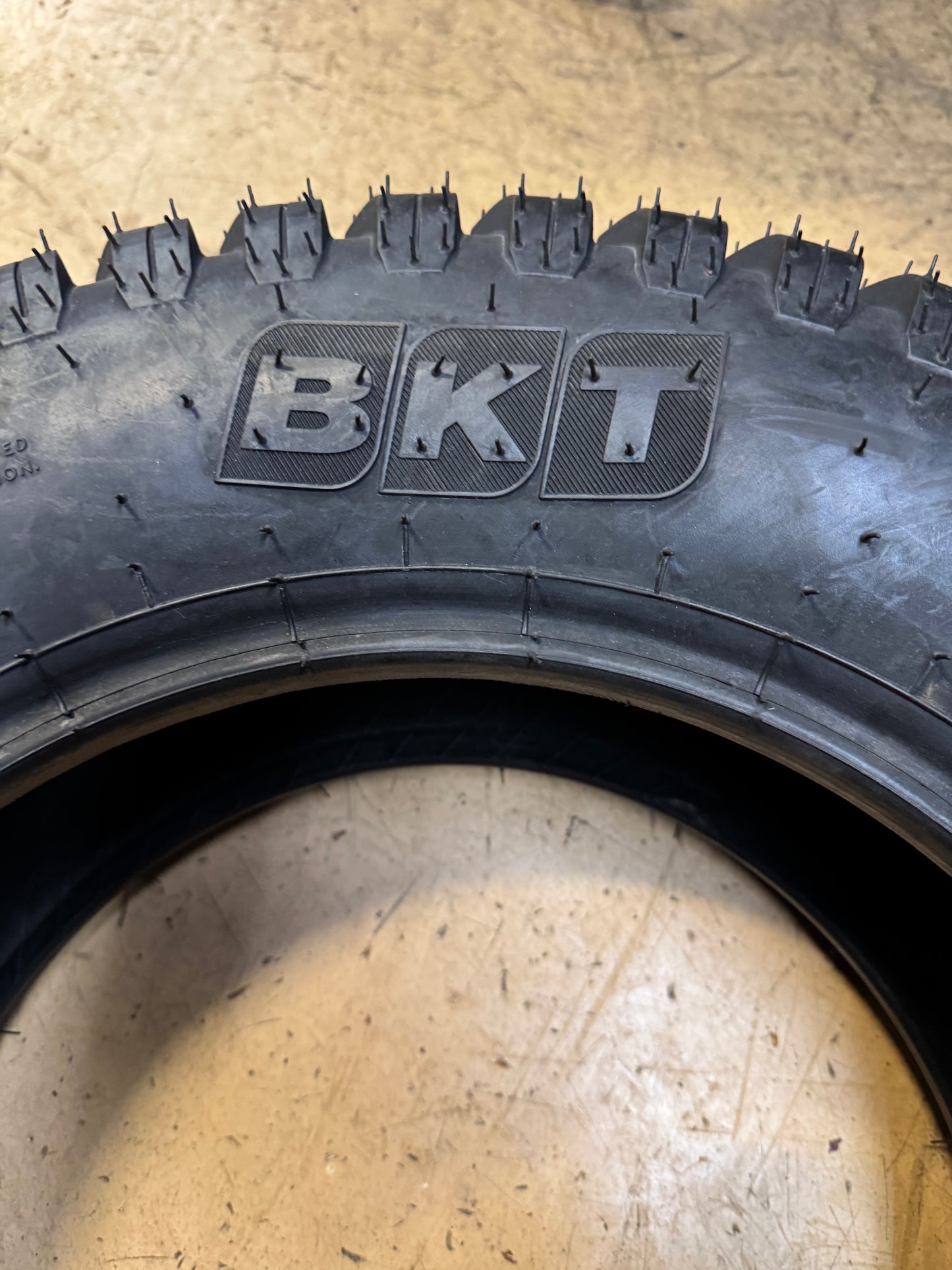 BKT LG-306 BSW AT  27 8.5 15 88N 4PLY LAWN TIRE 94025671