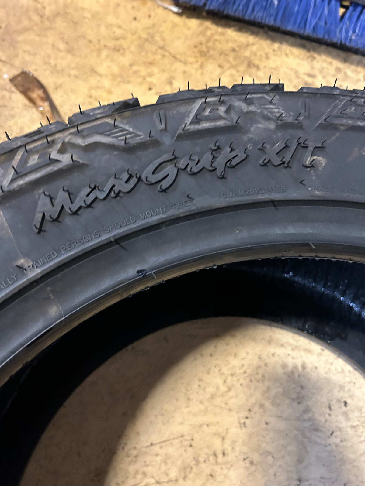 GRIPMAX MAXGRIP X/T BSW LT 31 13.5 20 121S 10PLY RUGGED TERRAIN TIRE GXT024