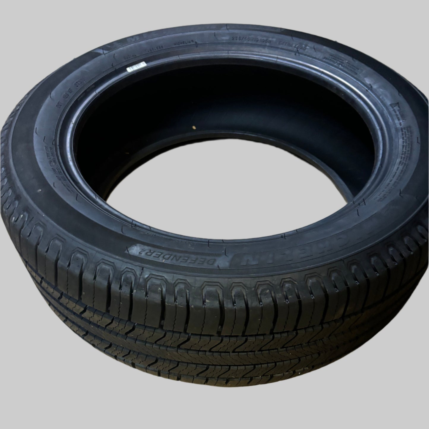 2 MICHELIN DEFENDER 2 BSW P 235 55 19 105H XL ALL SEASON TIRE 29595